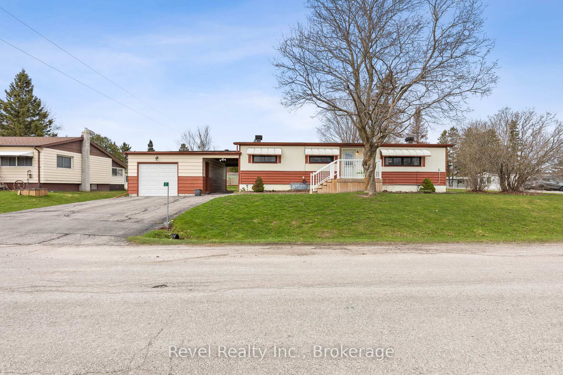 Photo 4 of 7 Macal Drive, Kawartha Lakes, Fenelon — HOMEH