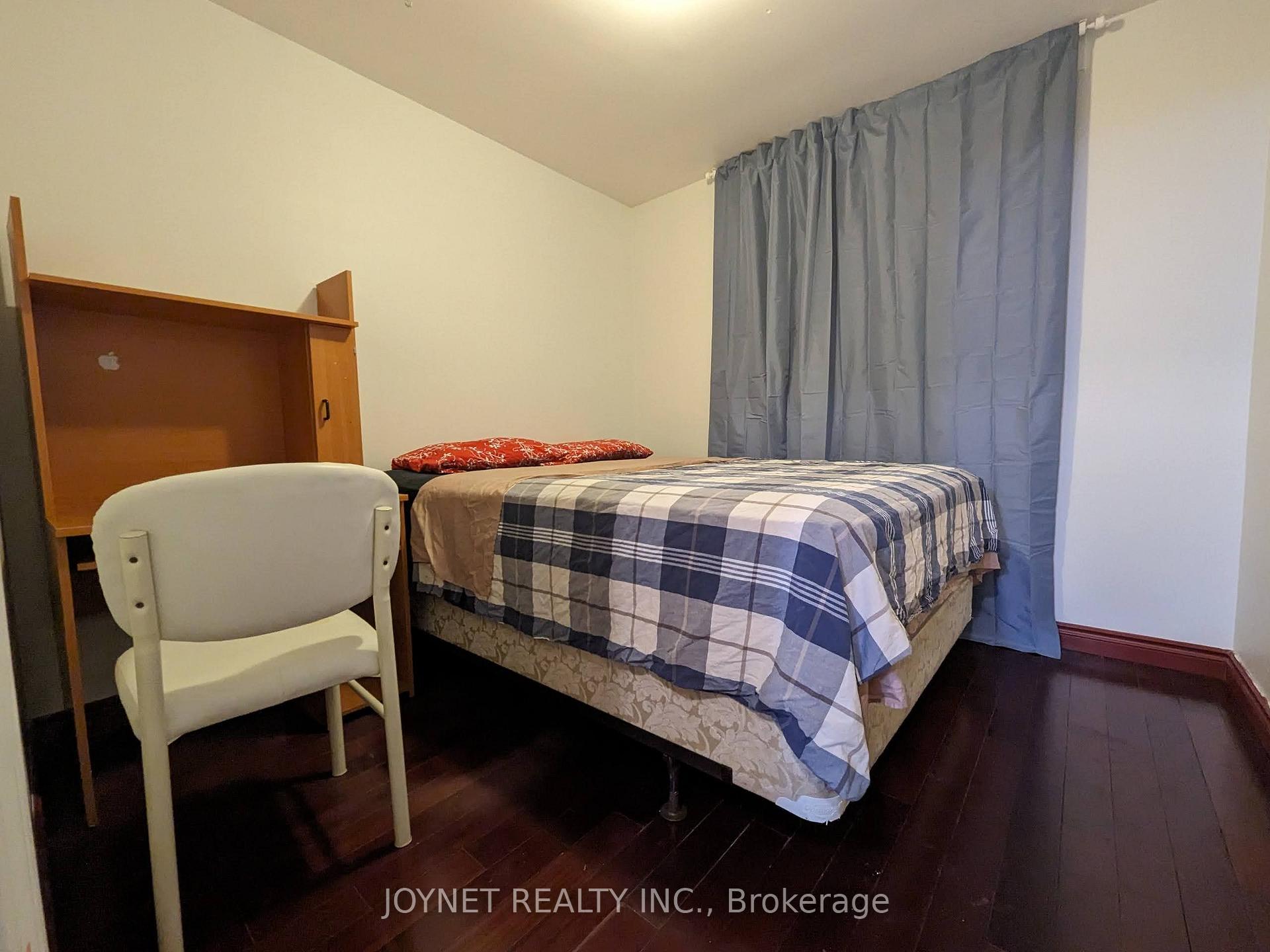 Photo 2 of 164c Edmonton Drive, North York, Pleasant View — HOMEH