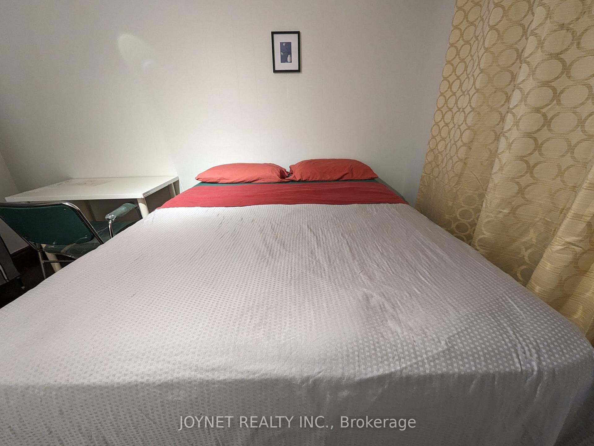 Photo 8 of 164c Edmonton Drive, North York, Pleasant View — HOMEH