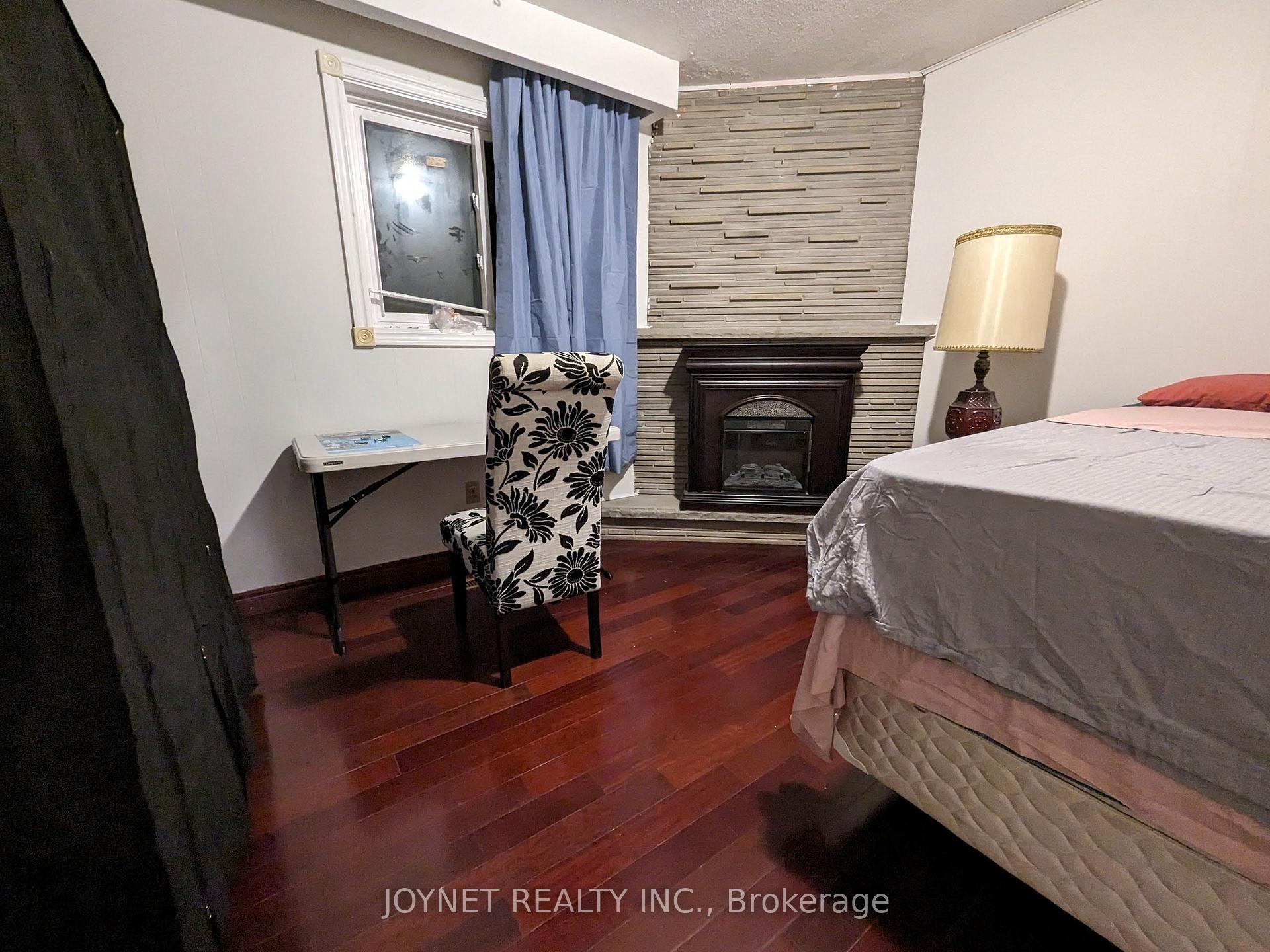 Photo 10 of 164c Edmonton Drive, North York, Pleasant View — HOMEH