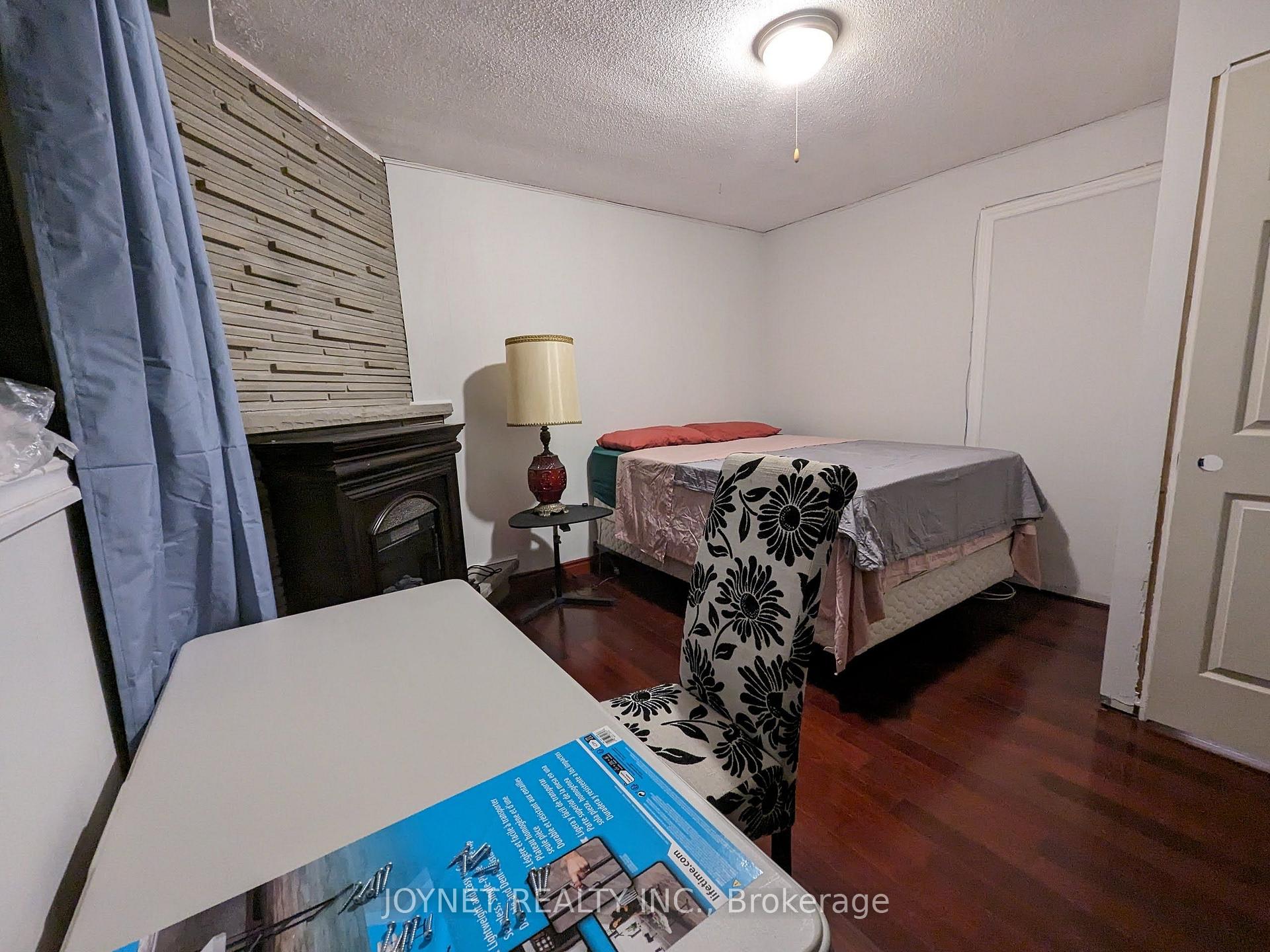 Photo 12 of 164c Edmonton Drive, North York, Pleasant View — HOMEH