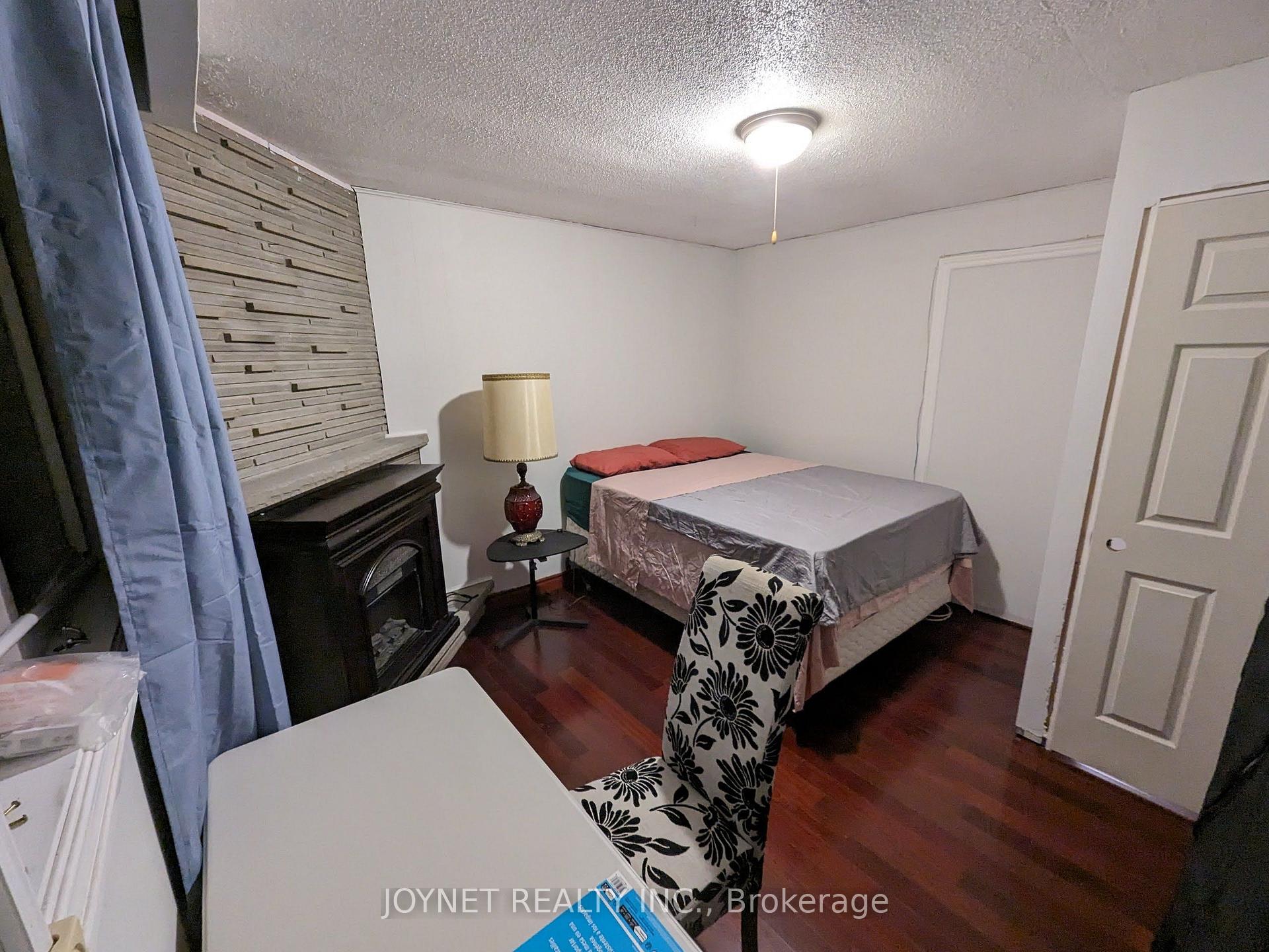 Photo 13 of 164c Edmonton Drive, North York, Pleasant View — HOMEH