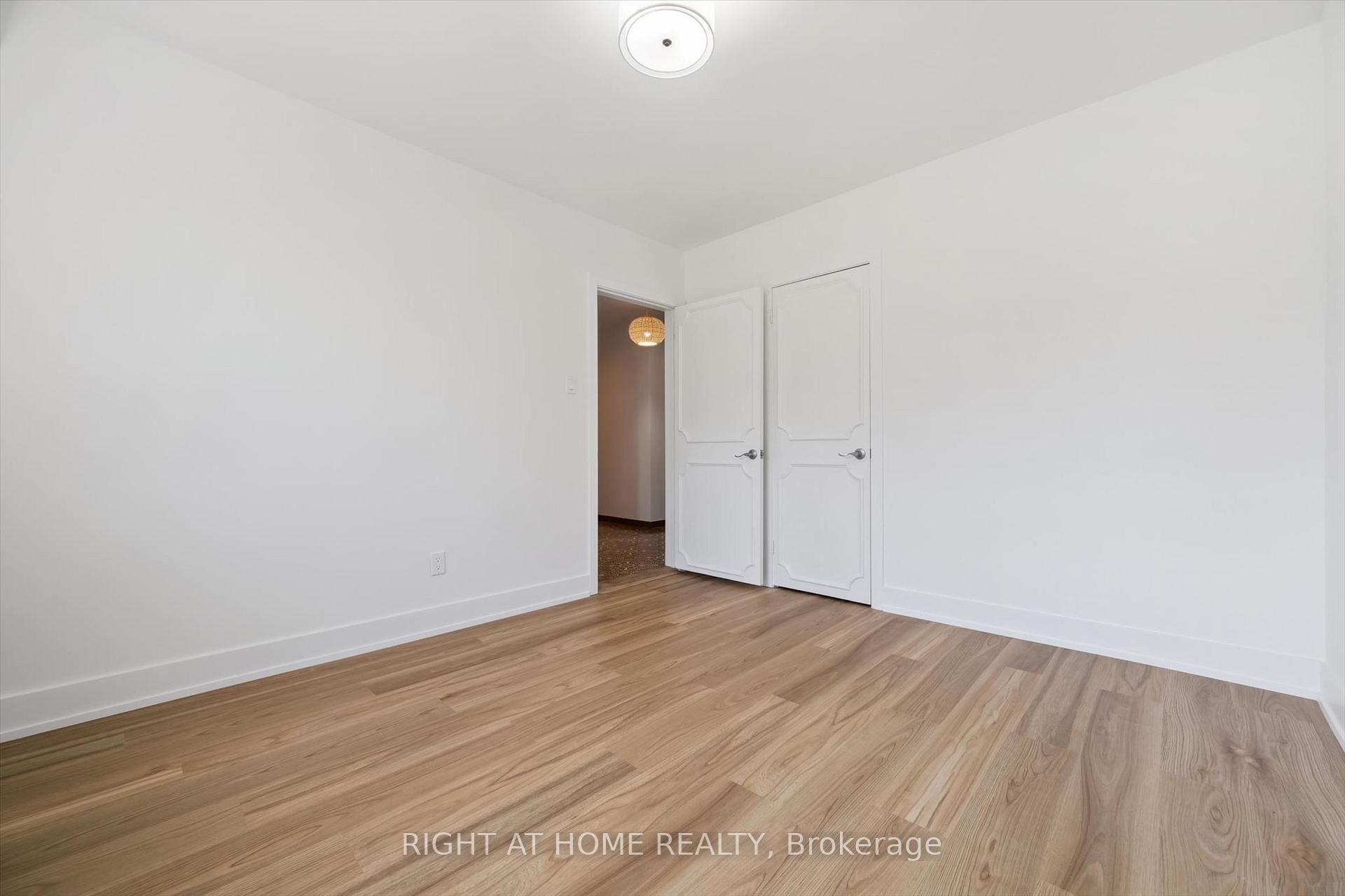 Photo 19 of 27 Jocada Road, North York, Maple Leaf — HOMEH