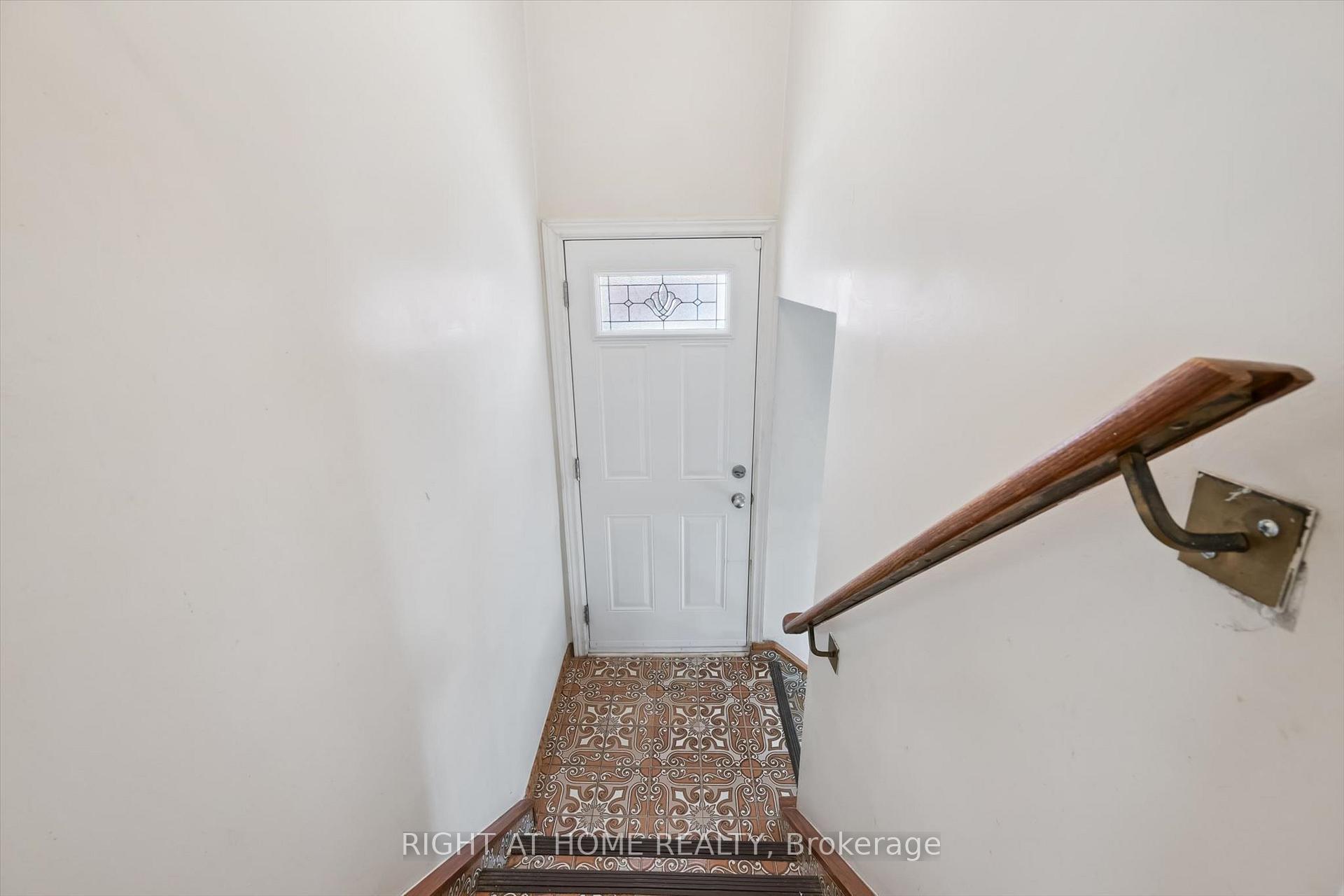 Photo 22 of 27 Jocada Road, North York, Maple Leaf — HOMEH