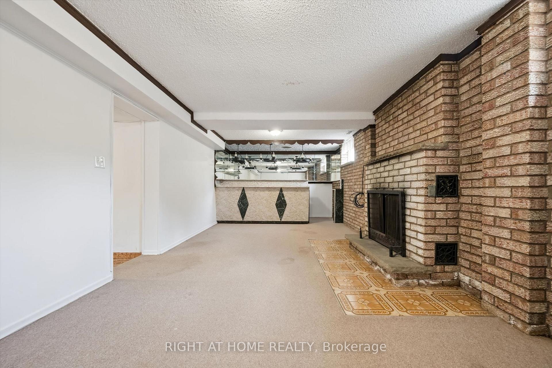 Photo 24 of 27 Jocada Road, North York, Maple Leaf — HOMEH