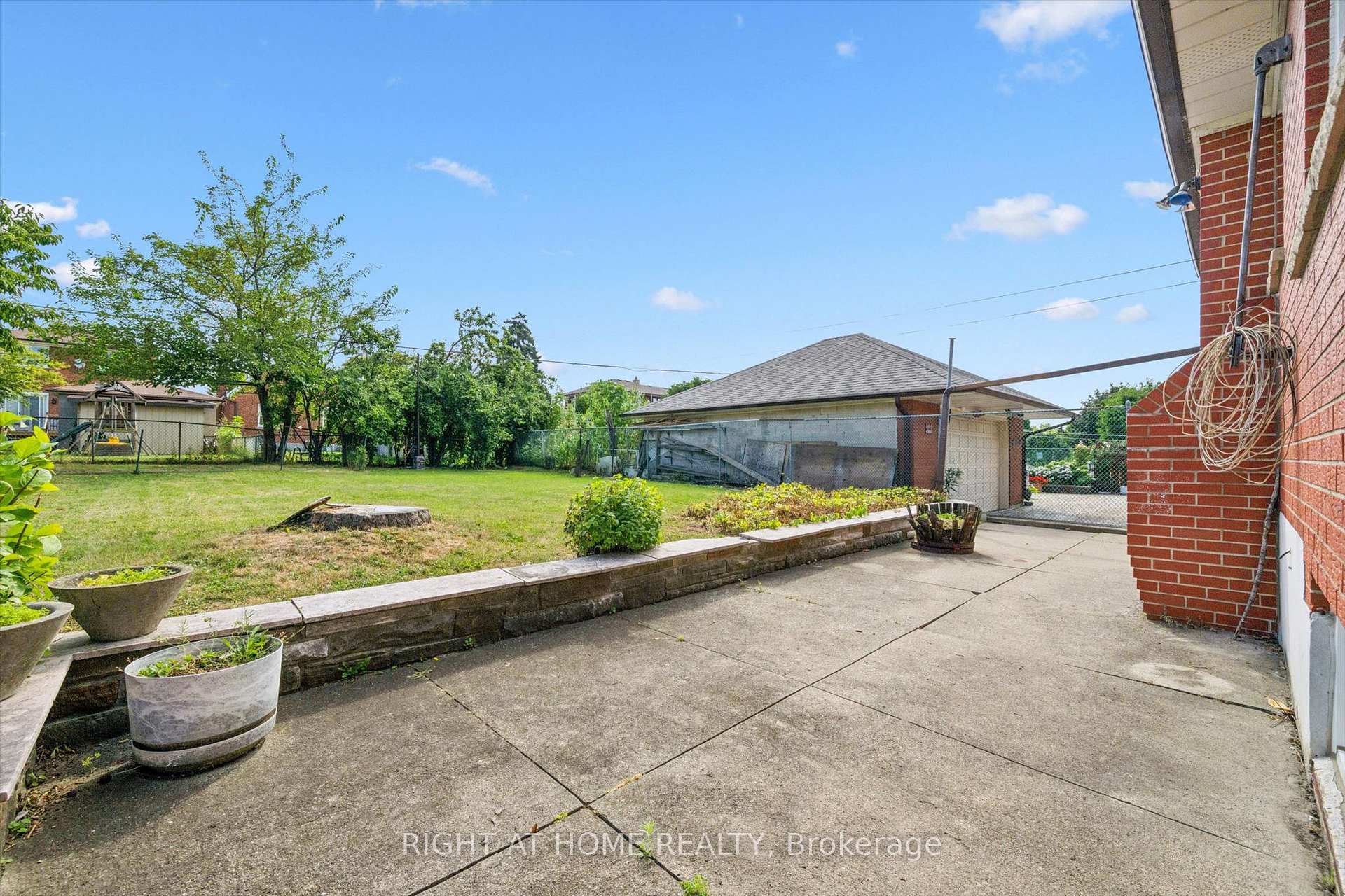 Photo 34 of 27 Jocada Road, North York, Maple Leaf — HOMEH