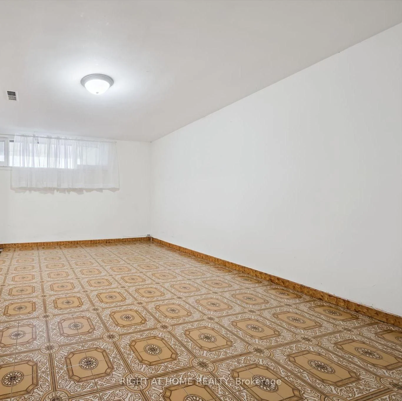 Photo 31 of 27 Jocada Road, North York, Maple Leaf — HOMEH