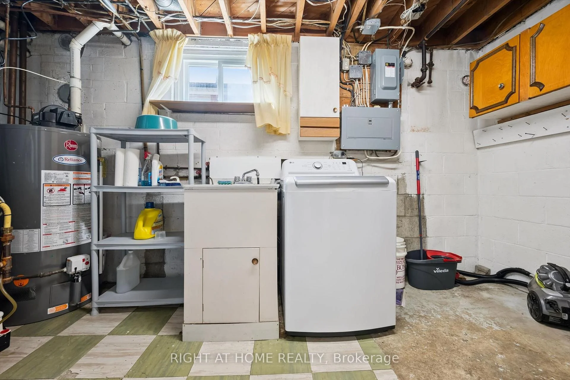 Photo 38 of 27 Jocada Road, North York, Maple Leaf — HOMEH