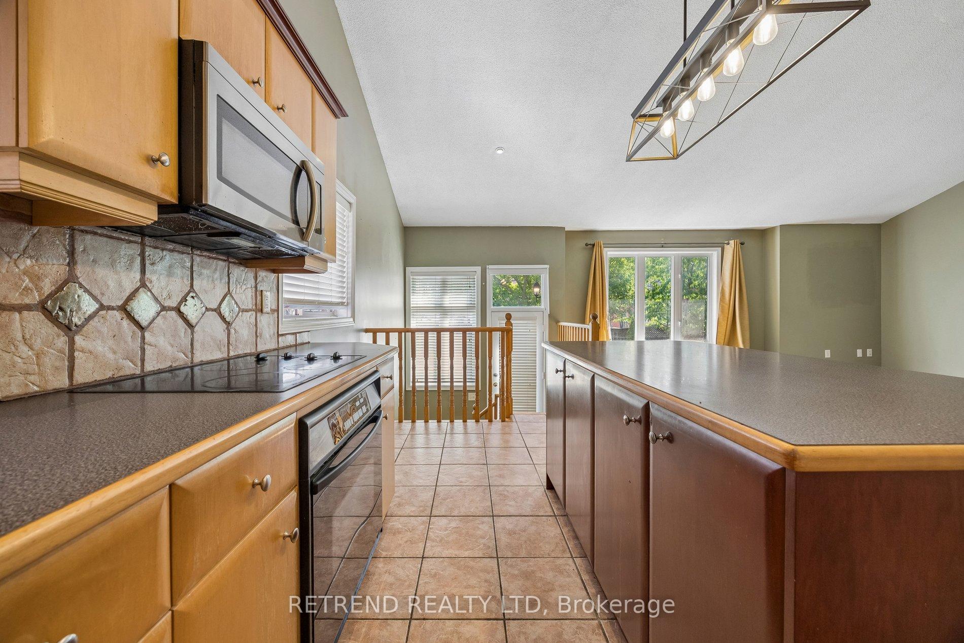 Photo 8 of 27 Terrastone Court, Caledon, Bolton West — HOMEH