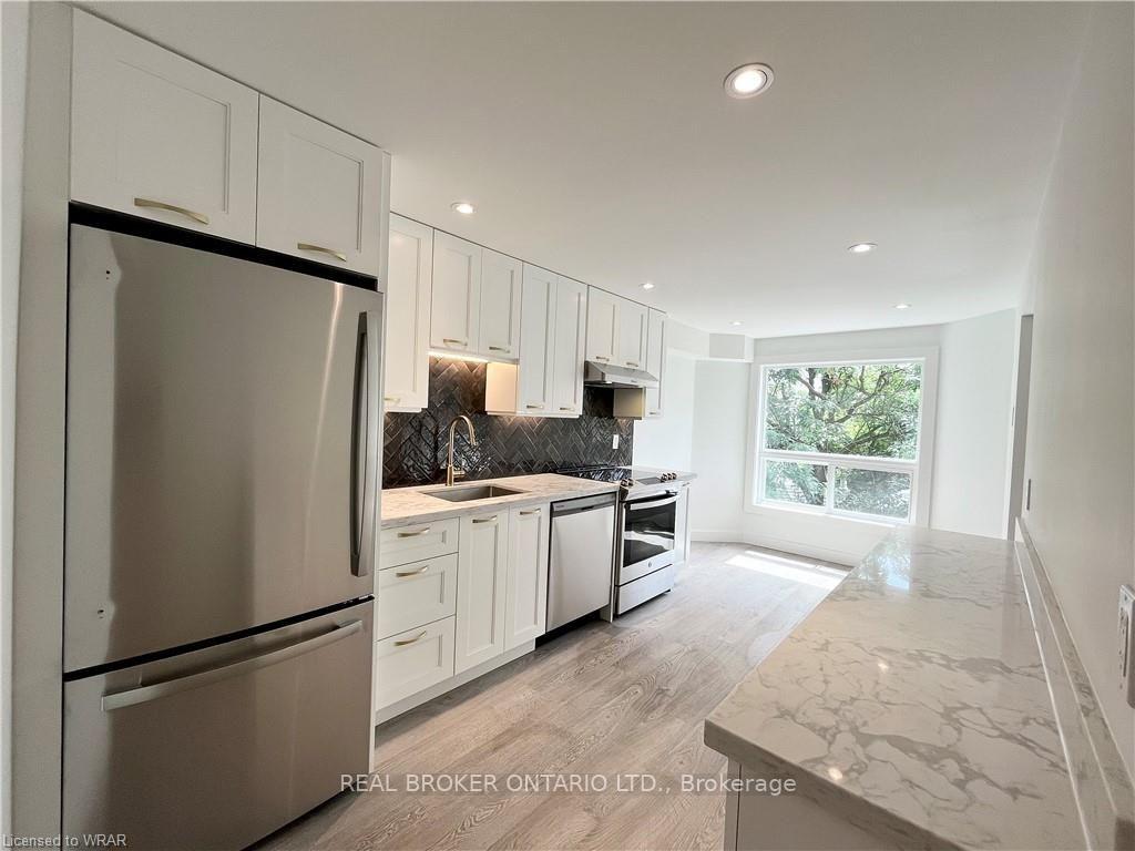 Photo 4 of 412 Exmoor Street, Waterloo, Bridgeport — HOMEH