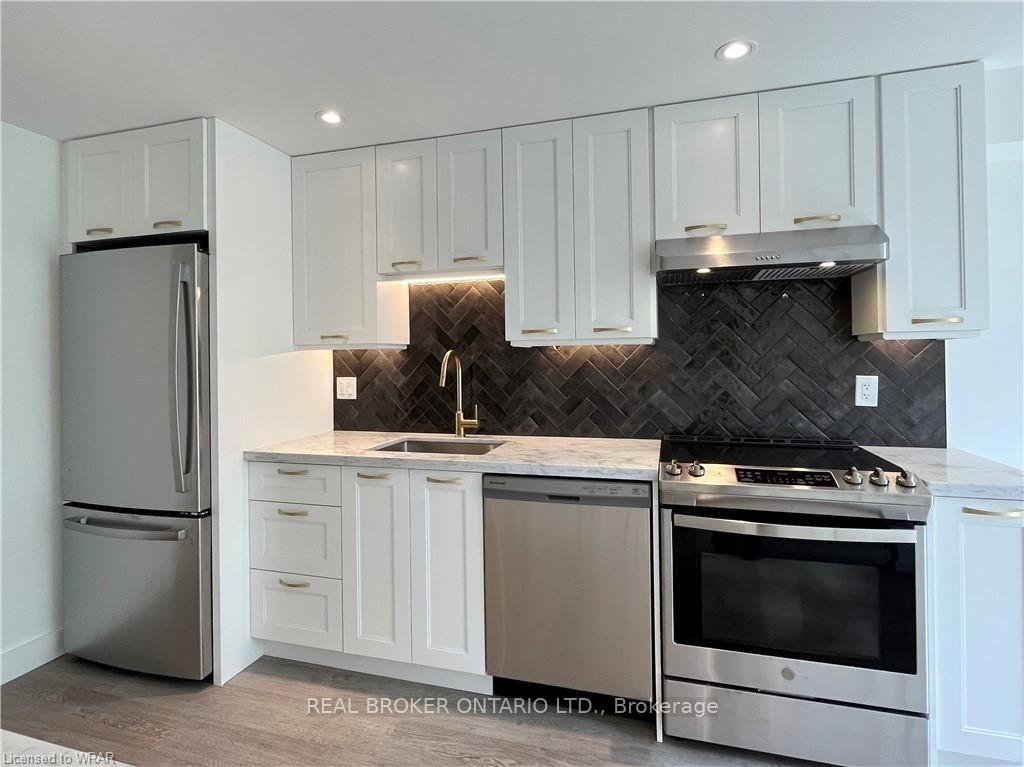 Photo 5 of 412 Exmoor Street, Waterloo, Bridgeport — HOMEH