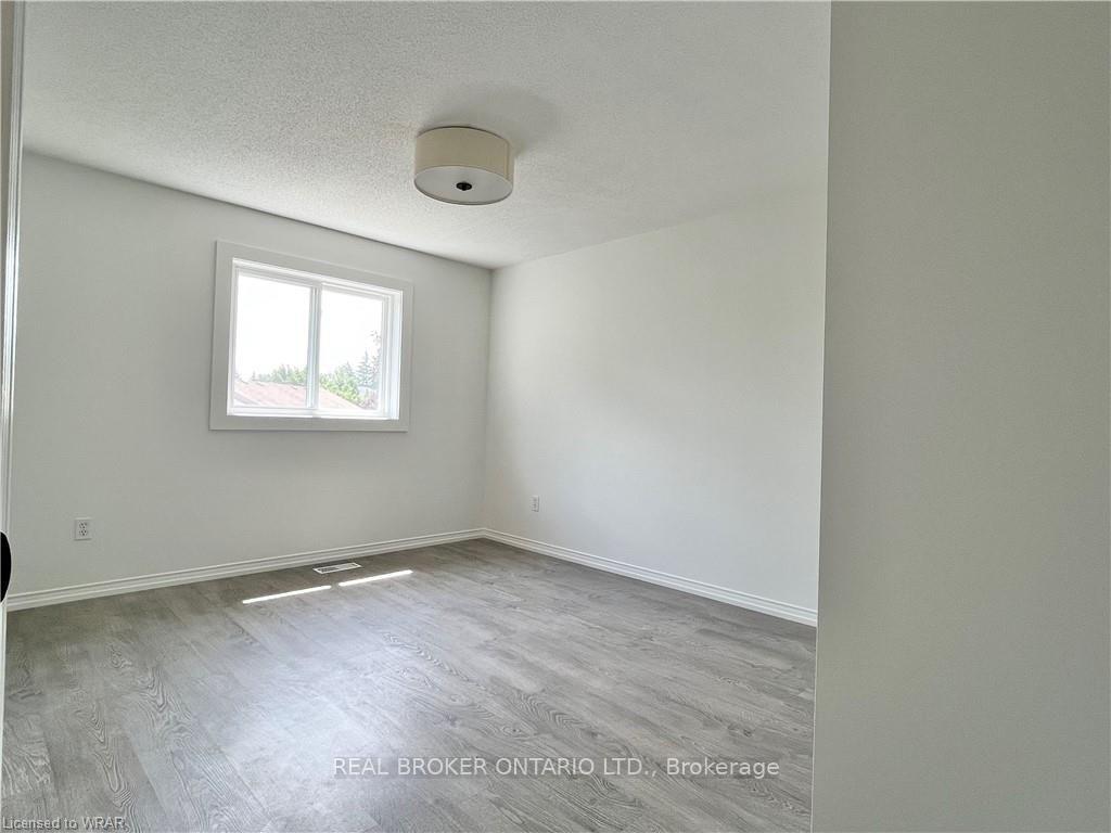 Photo 7 of 412 Exmoor Street, Waterloo, Bridgeport — HOMEH