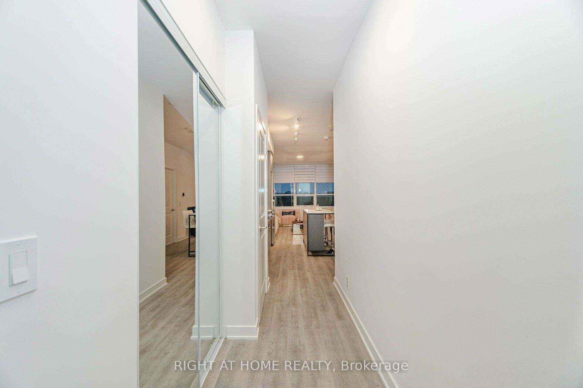 Photo 6 of Unit 226, 50 Upper MAll Way, Vaughan, Brownridge — HOMEH