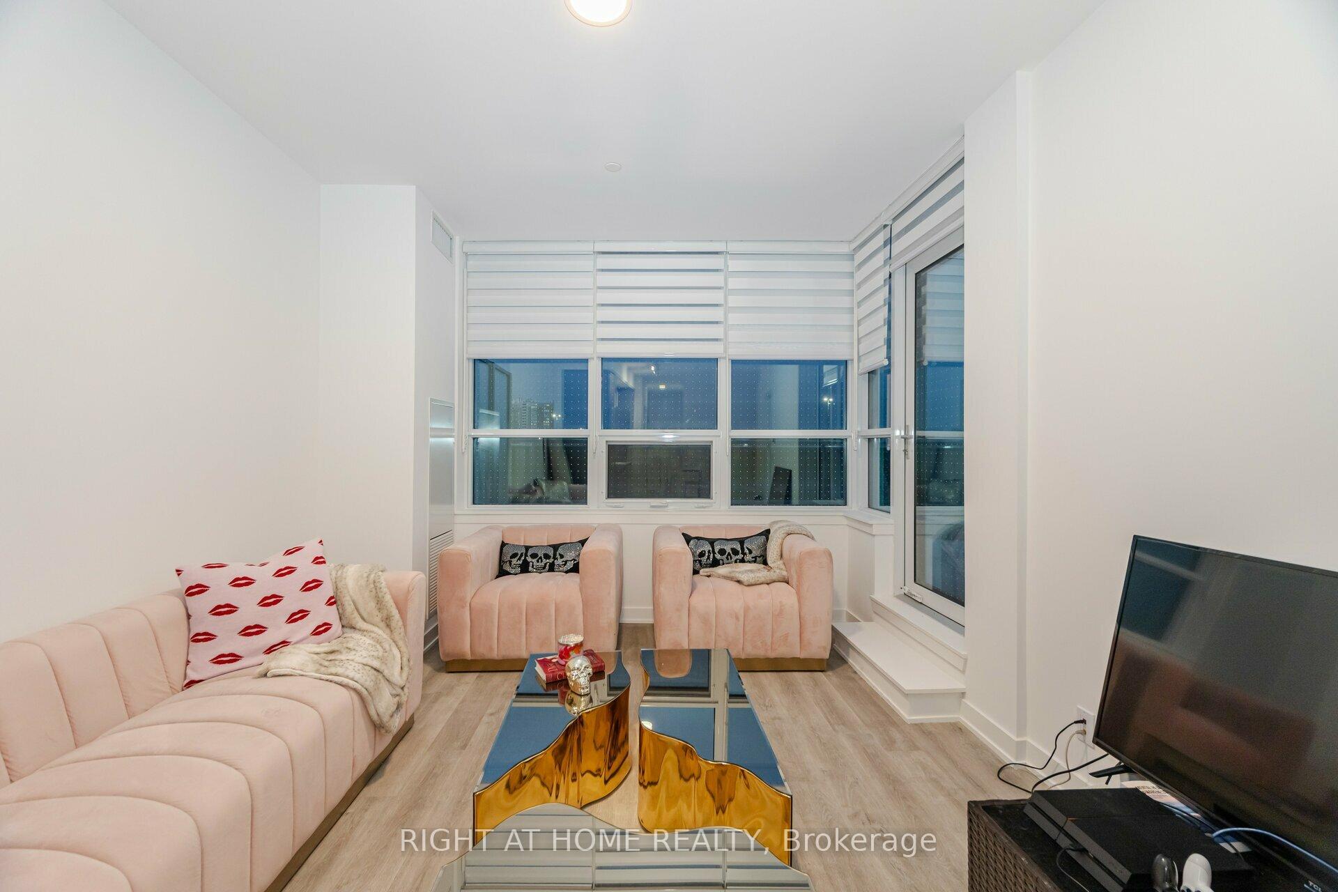 Photo 14 of Unit 226, 50 Upper MAll Way, Vaughan, Brownridge — HOMEH