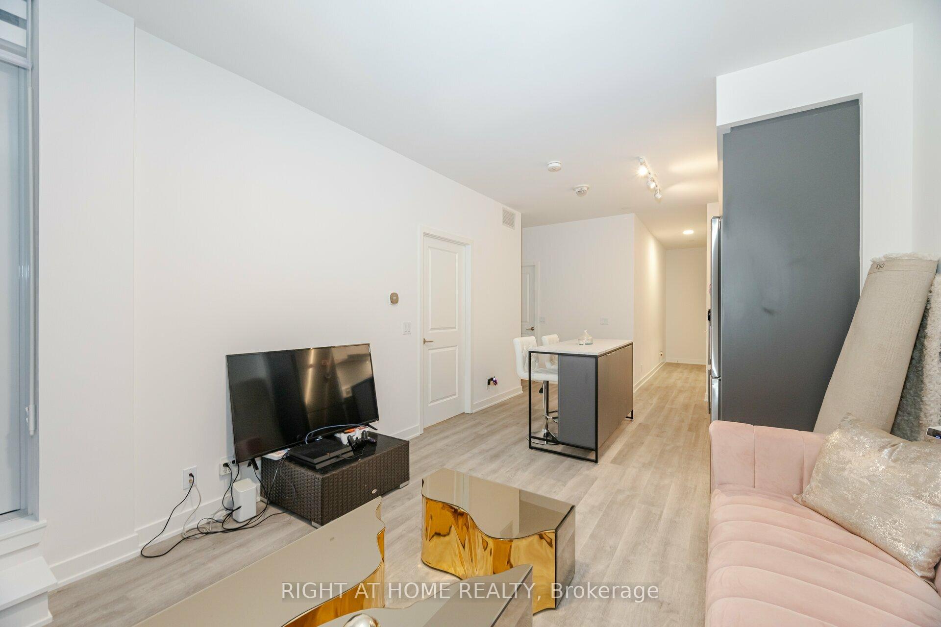 Photo 17 of Unit 226, 50 Upper MAll Way, Vaughan, Brownridge — HOMEH