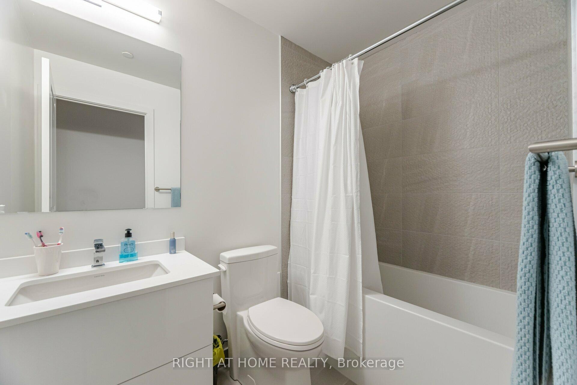 Photo 24 of Unit 226, 50 Upper MAll Way, Vaughan, Brownridge — HOMEH