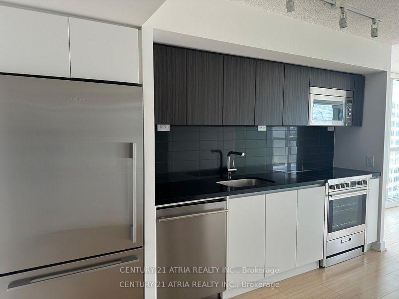 Photo 5 of Unit 1608, 75 Queens Wharf Road, Toronto, Waterfront Communities — HOMEH