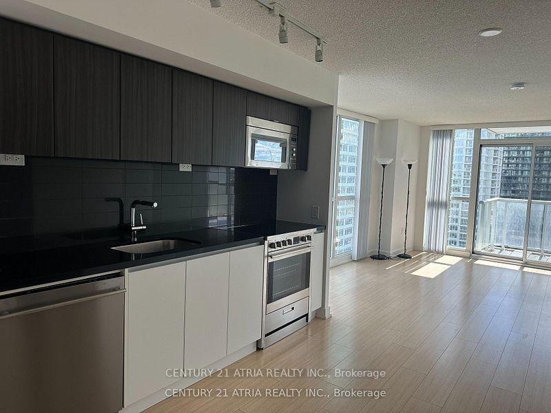 Photo 6 of Unit 1608, 75 Queens Wharf Road, Toronto, Waterfront Communities — HOMEH