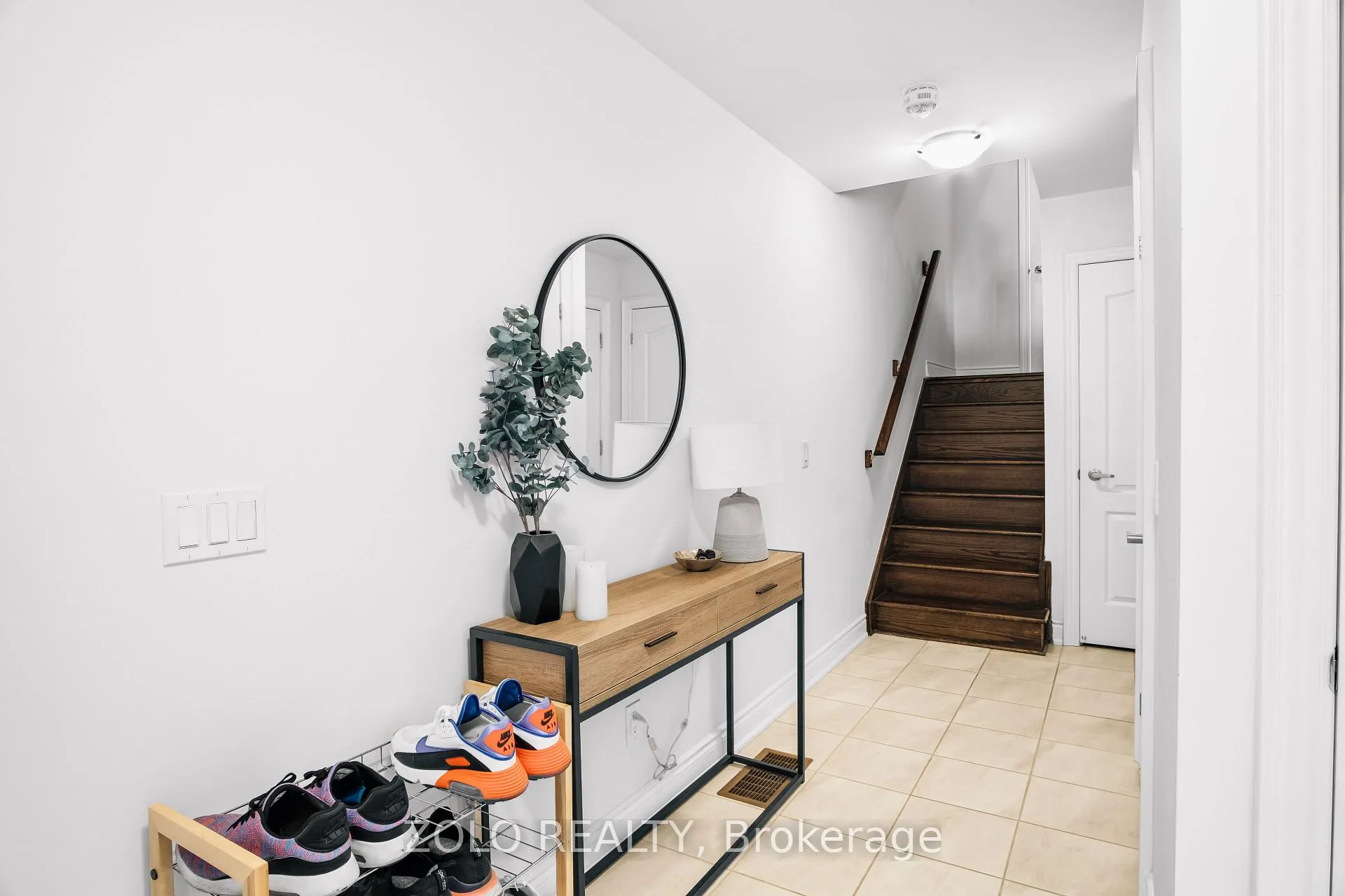 Photo 3 of 3089 Cascade Common, Oakville, Joshua Meadows — HOMEH