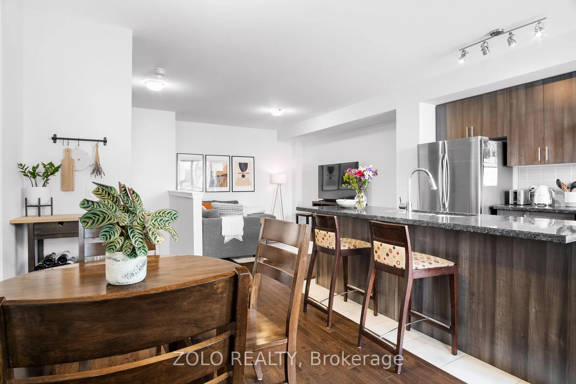 Photo 5 of 3089 Cascade Common, Oakville, Joshua Meadows — HOMEH