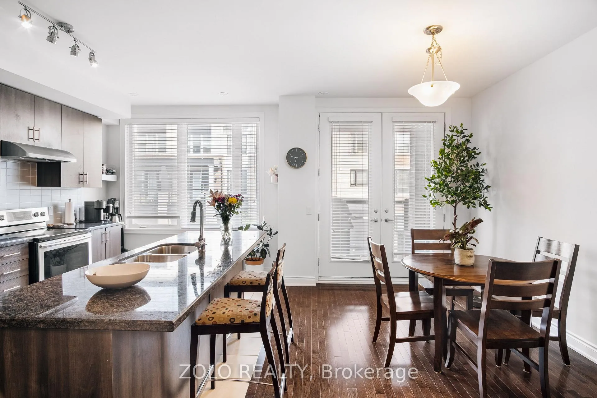 Photo 8 of 3089 Cascade Common, Oakville, Joshua Meadows — HOMEH