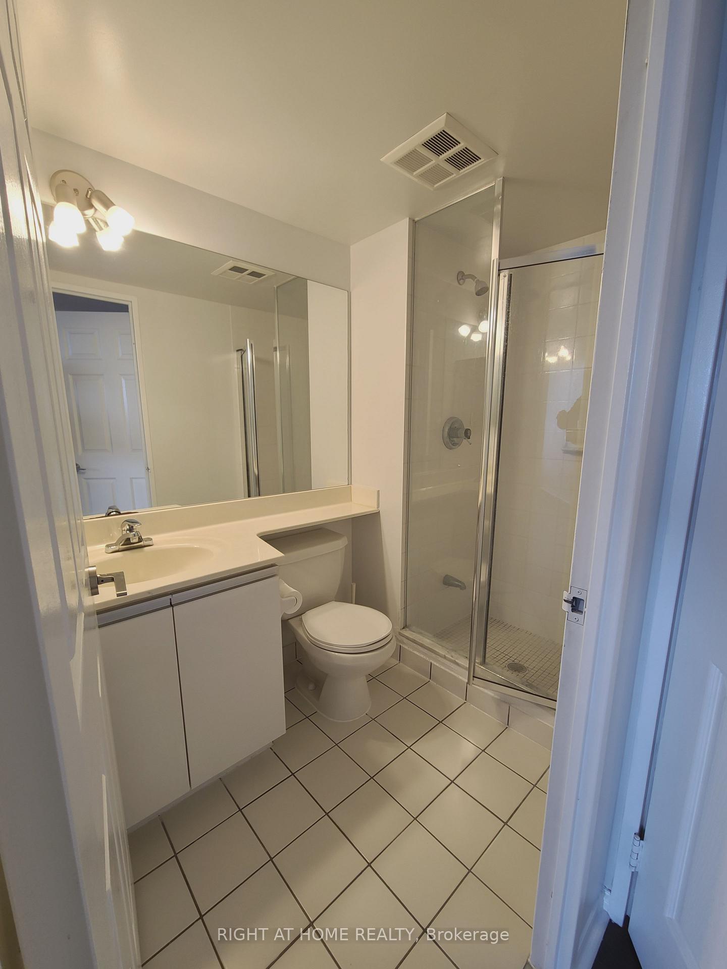 Photo 8 of Unit 2002, 35 Empress Avenue, North York, Willowdale East — HOMEH