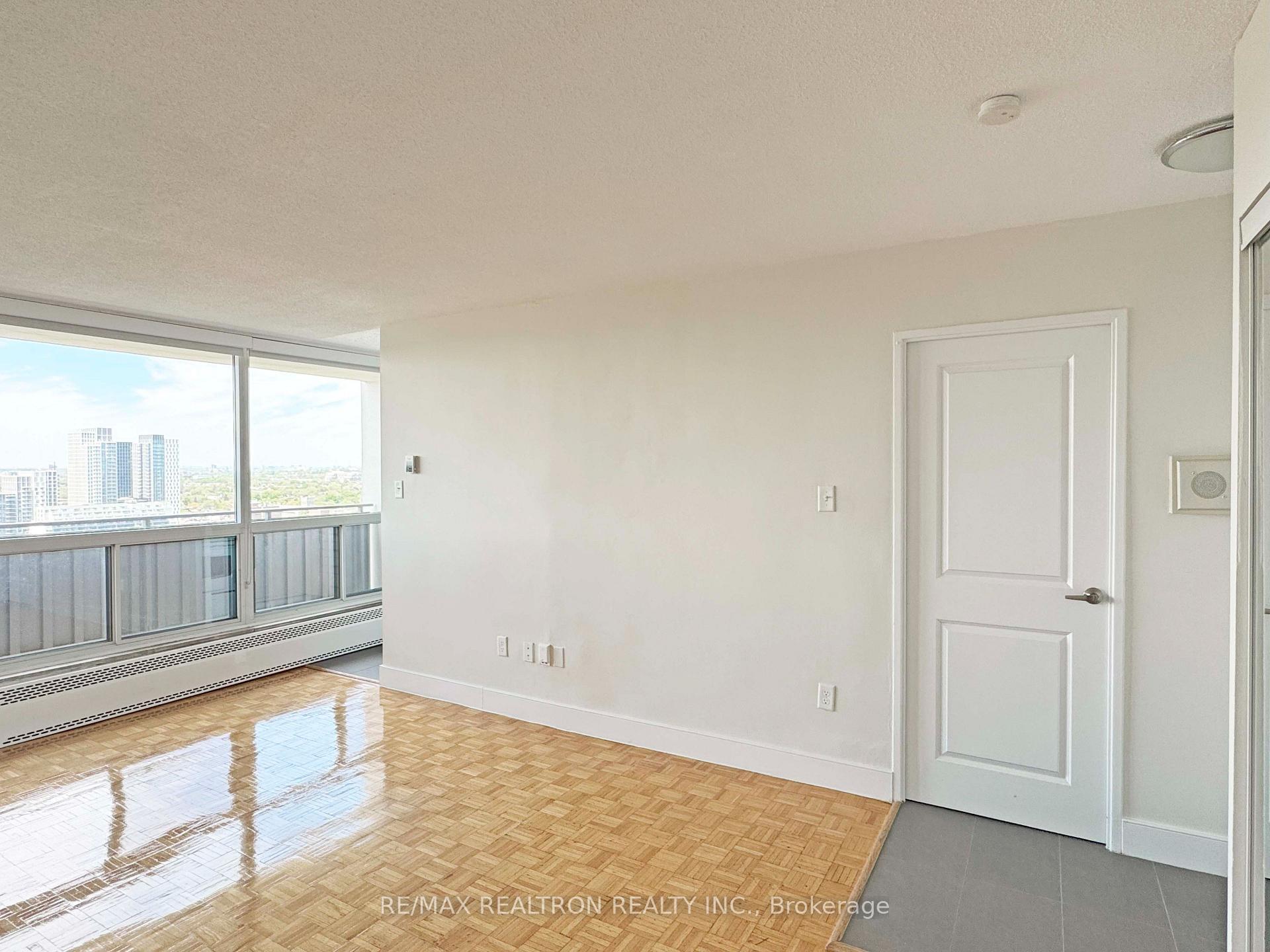 Photo 4 of Unit 2312, 666 Spadina Avenue, Toronto, University — HOMEH