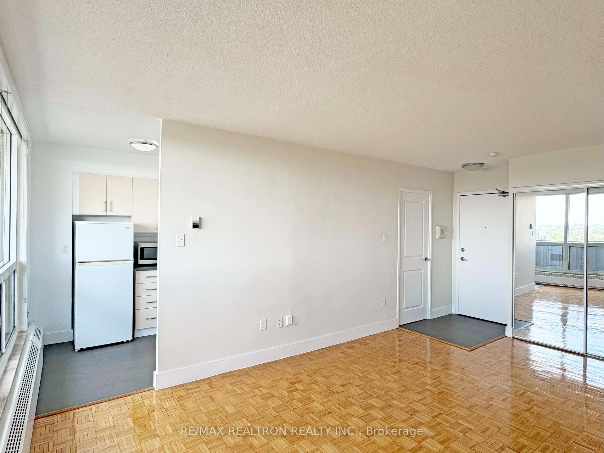 Photo 9 of Unit 2312, 666 Spadina Avenue, Toronto, University — HOMEH