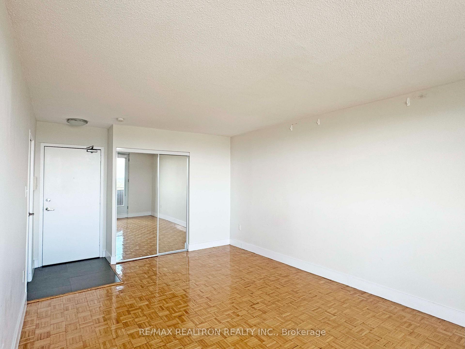 Photo 10 of Unit 2312, 666 Spadina Avenue, Toronto, University — HOMEH