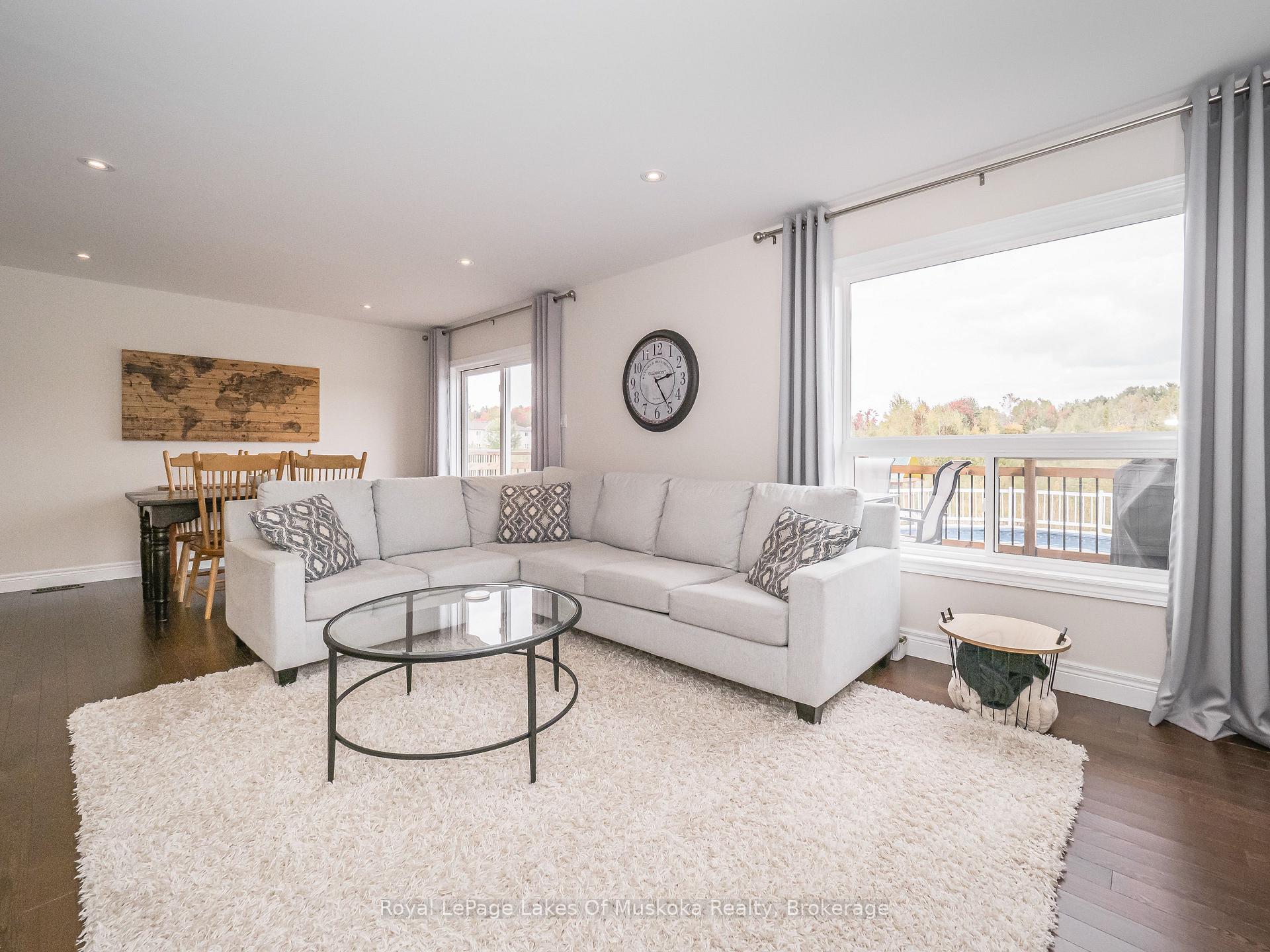 Photo 7 of 85 Douglas Drive, Bracebridge, Macaulay — HOMEH