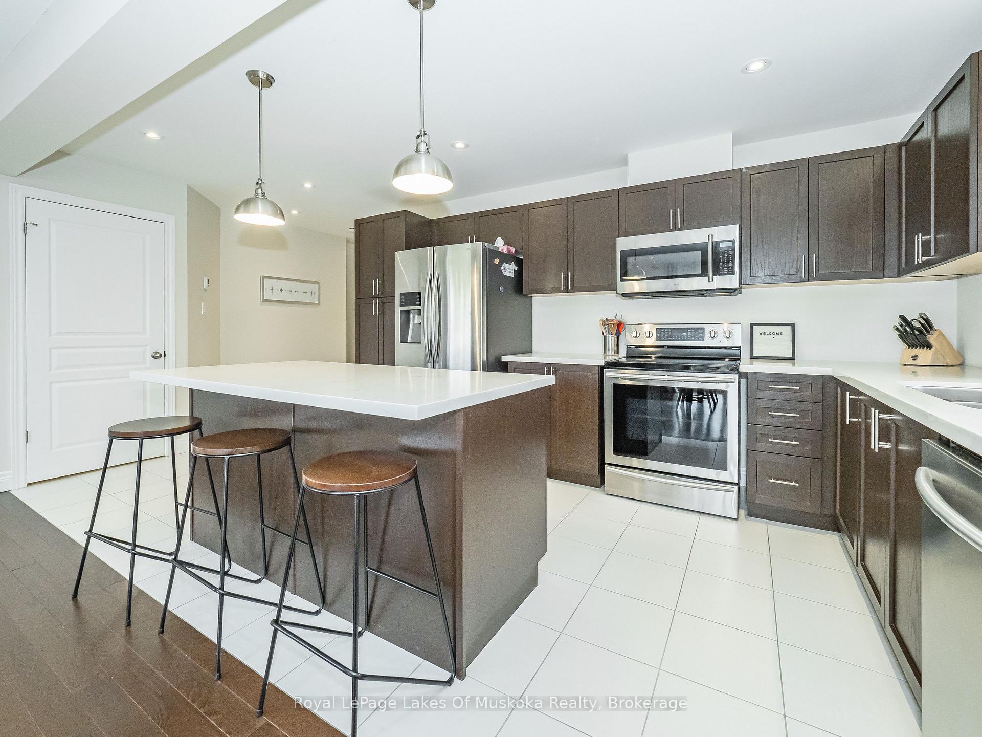 Photo 9 of 85 Douglas Drive, Bracebridge, Macaulay — HOMEH