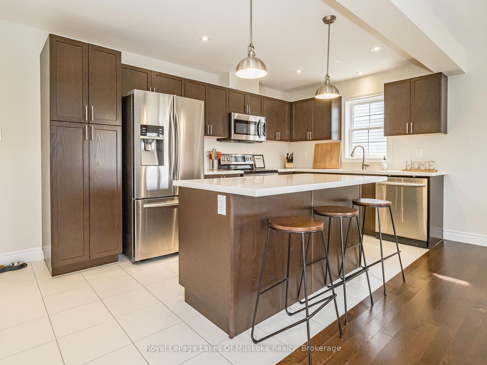 Photo 13 of 85 Douglas Drive, Bracebridge, Macaulay — HOMEH