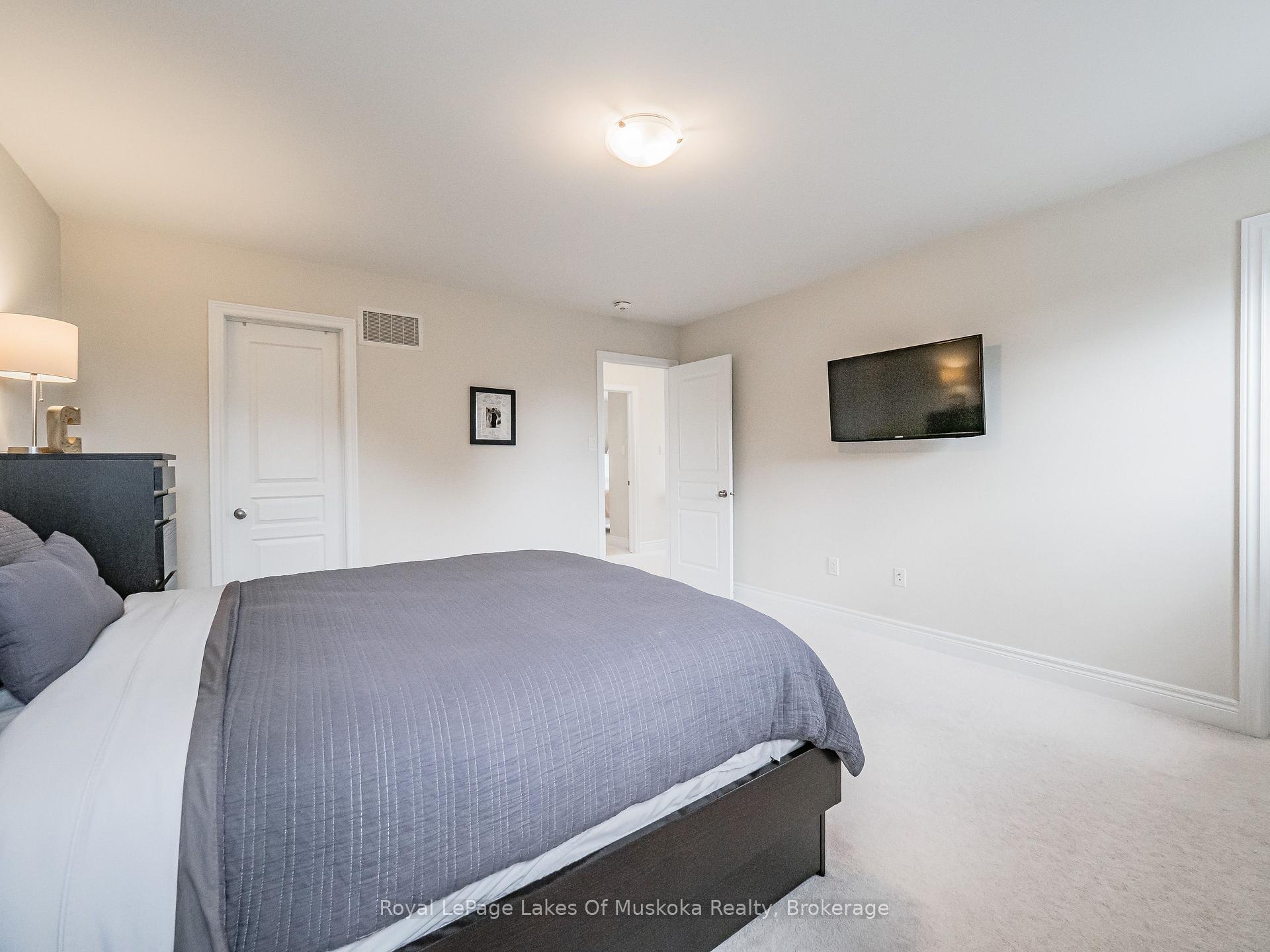 Photo 18 of 85 Douglas Drive, Bracebridge, Macaulay — HOMEH