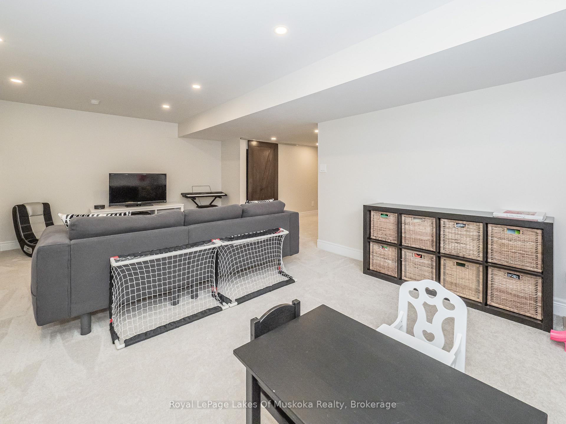 Photo 28 of 85 Douglas Drive, Bracebridge, Macaulay — HOMEH