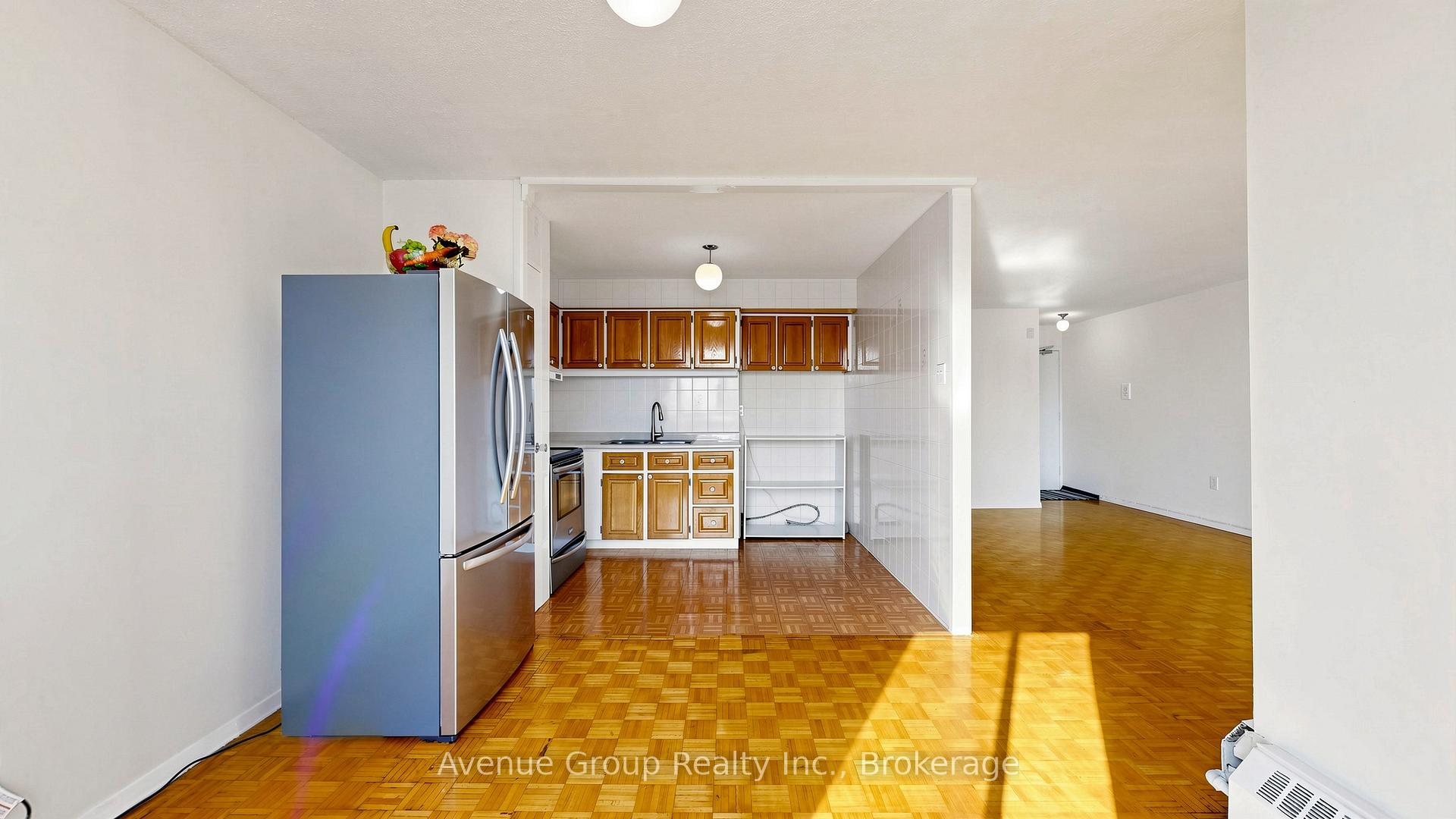 Photo 13 of Unit 417, 4673 Jane Street, North York, Black Creek — HOMEH