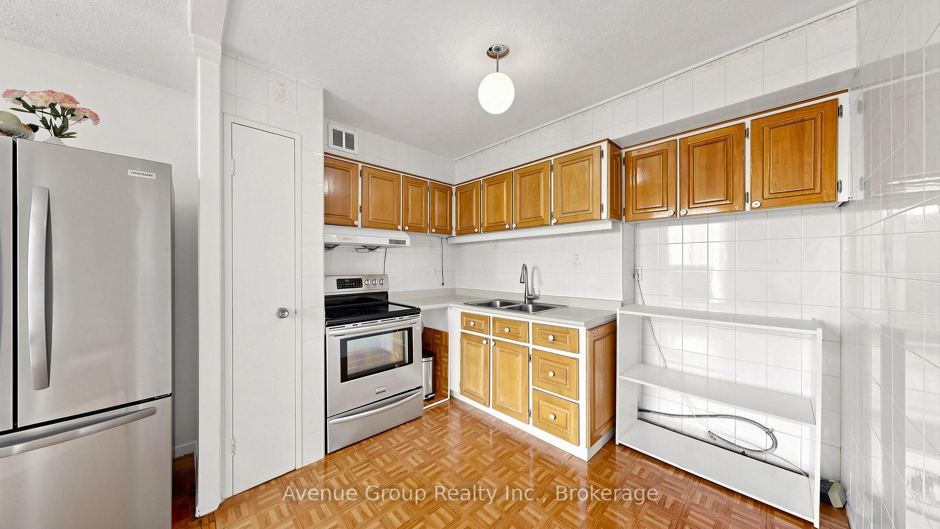 Photo 17 of Unit 417, 4673 Jane Street, North York, Black Creek — HOMEH