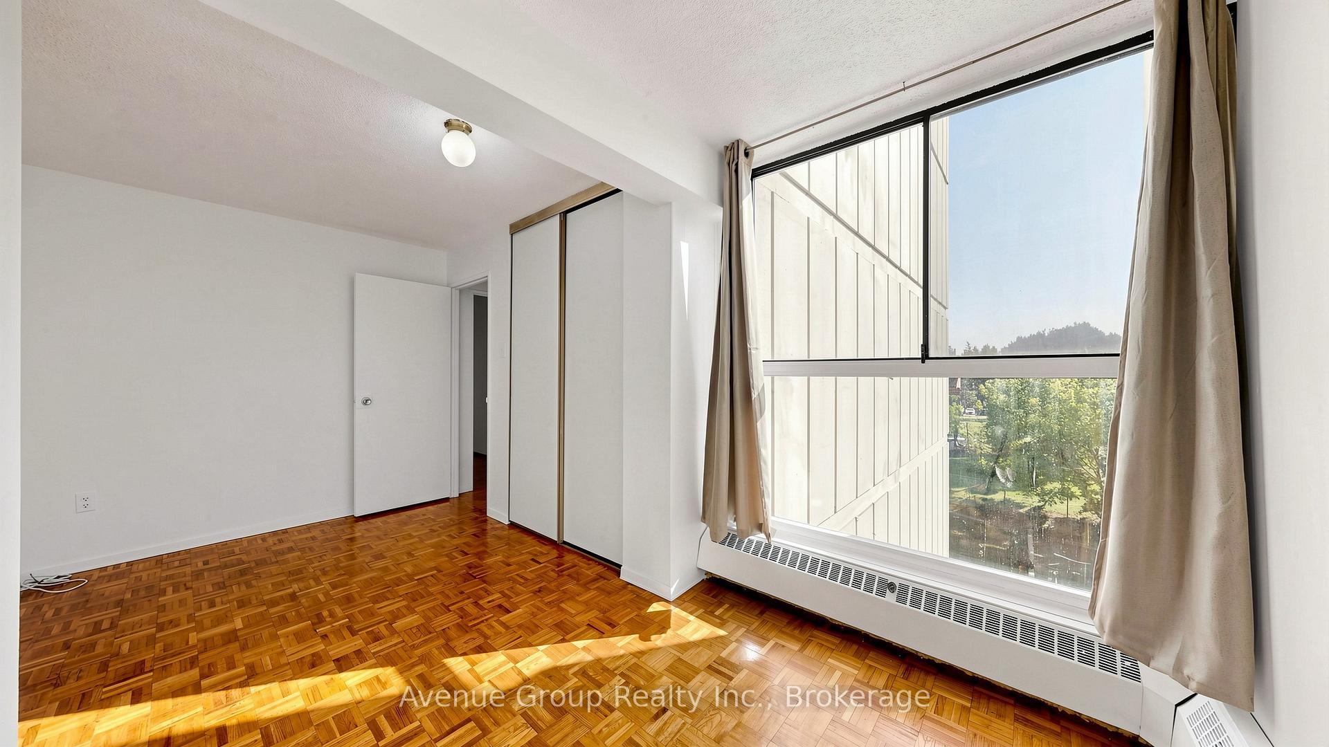 Photo 19 of Unit 417, 4673 Jane Street, North York, Black Creek — HOMEH