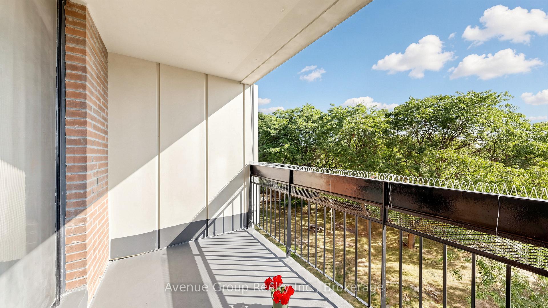 Photo 34 of Unit 417, 4673 Jane Street, North York, Black Creek — HOMEH