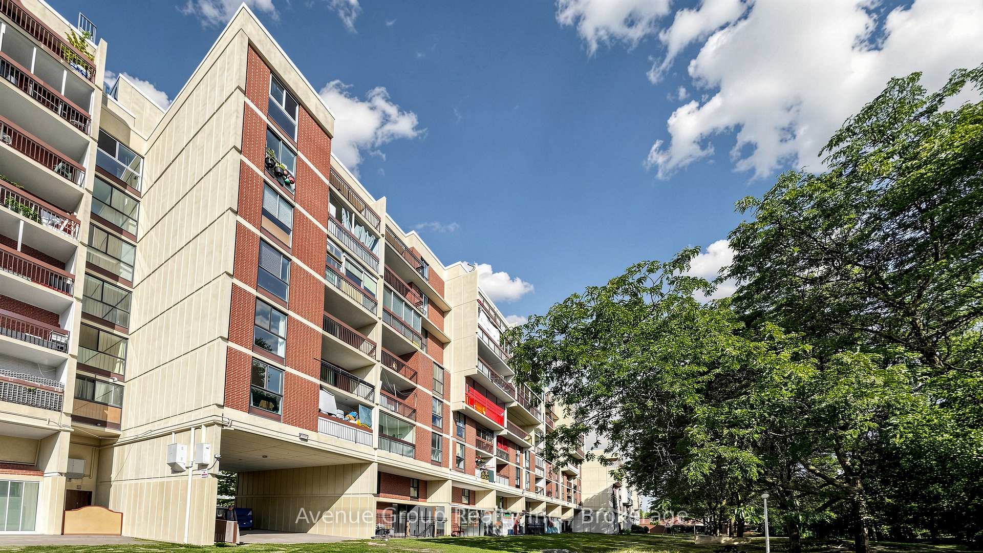 Photo 35 of Unit 417, 4673 Jane Street, North York, Black Creek — HOMEH