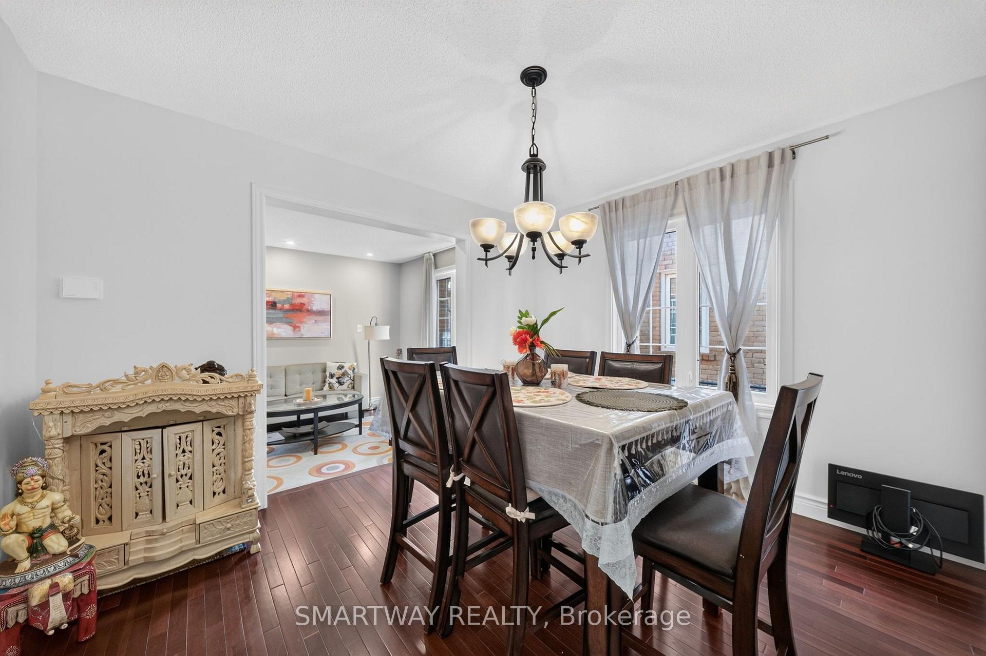 Photo 12 of 50 Killarney Court, Brampton, Heart Lake East — HOMEH