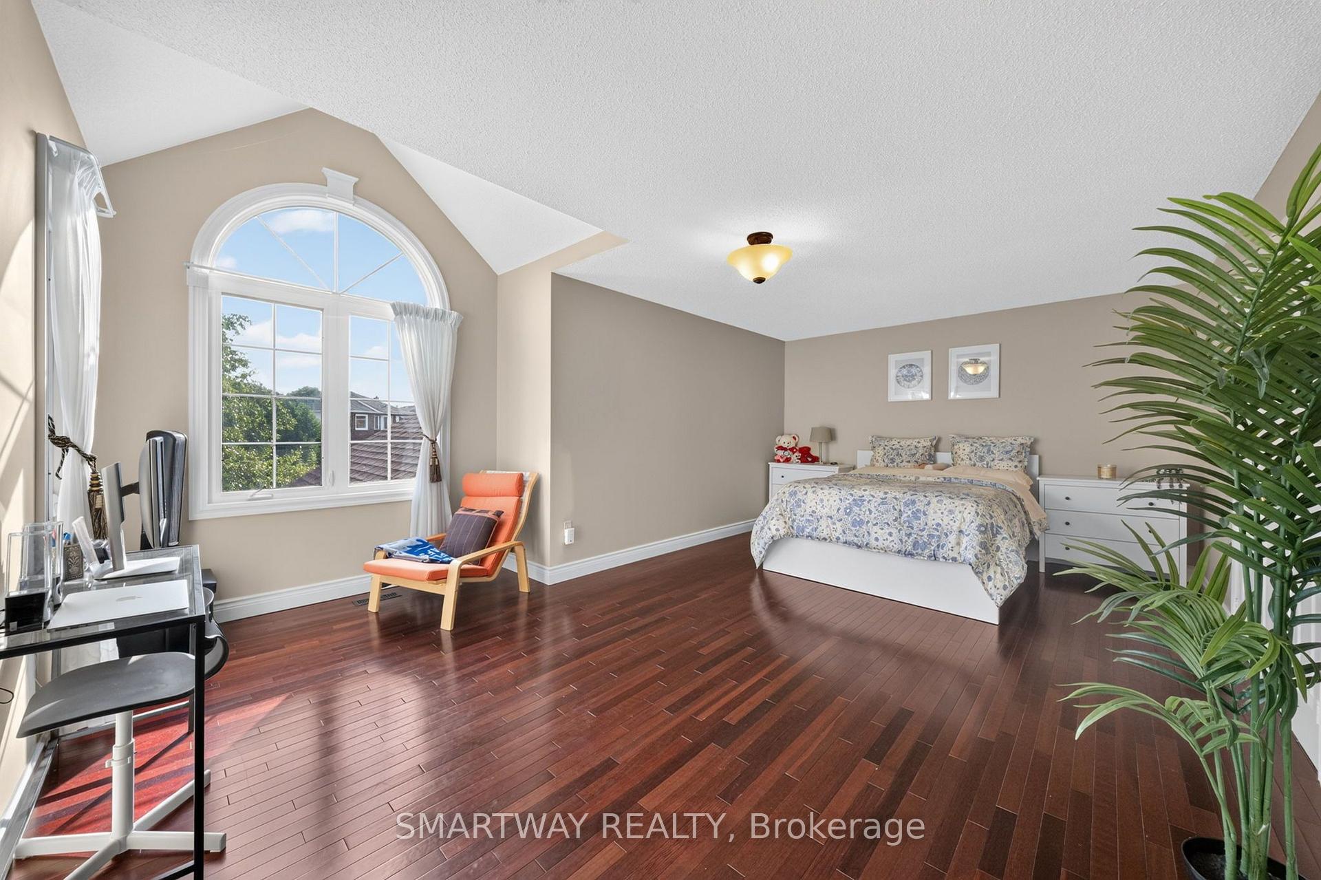 Photo 28 of 50 Killarney Court, Brampton, Heart Lake East — HOMEH