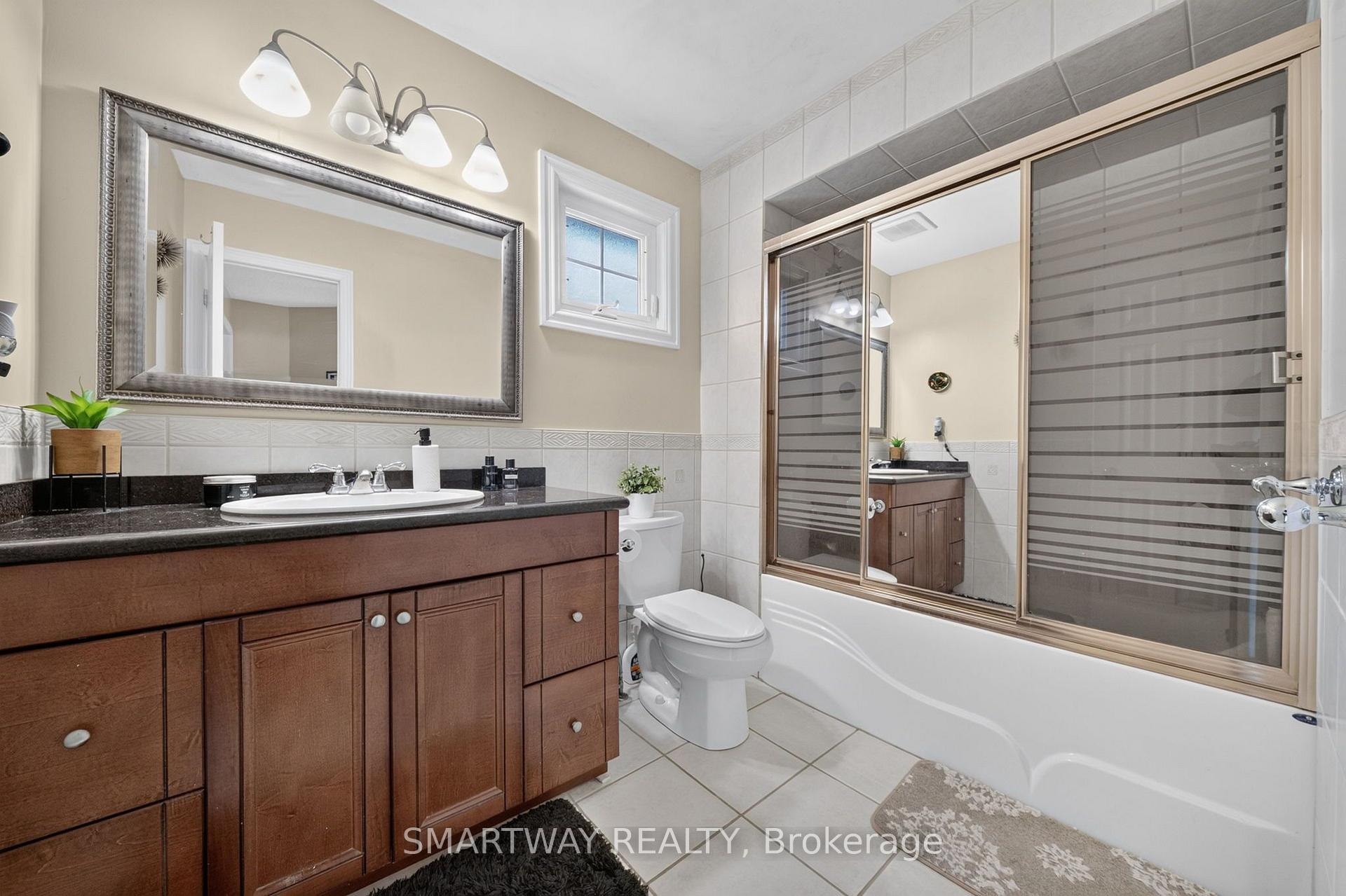 Photo 37 of 50 Killarney Court, Brampton, Heart Lake East — HOMEH