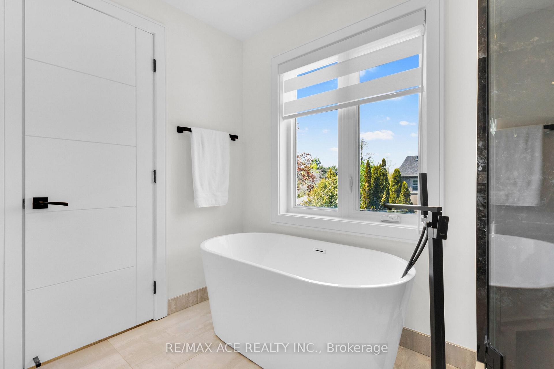Photo 21 of 46 Sunnypoint Crescent, Scarborough, Cliffcrest — HOMEH