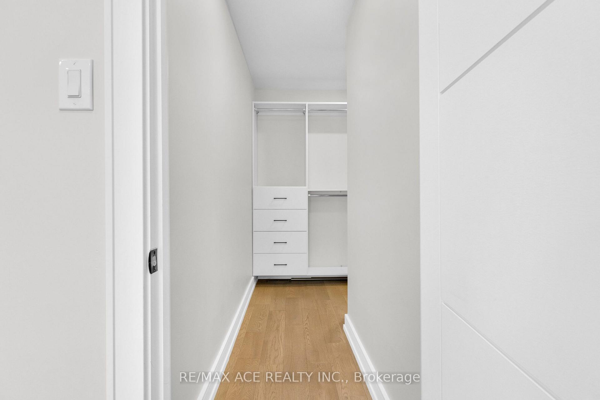 Photo 23 of 46 Sunnypoint Crescent, Scarborough, Cliffcrest — HOMEH