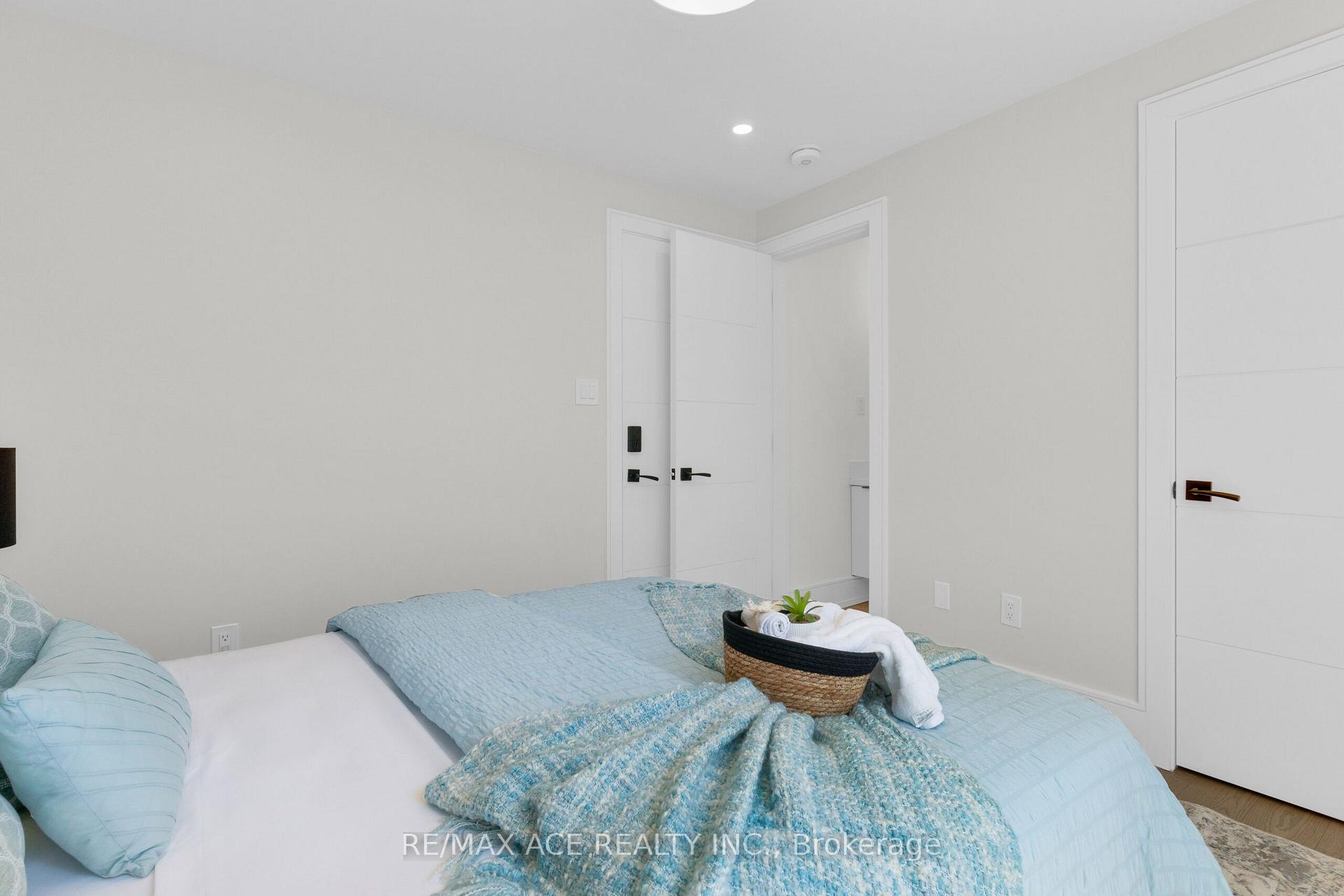 Photo 28 of 46 Sunnypoint Crescent, Scarborough, Cliffcrest — HOMEH