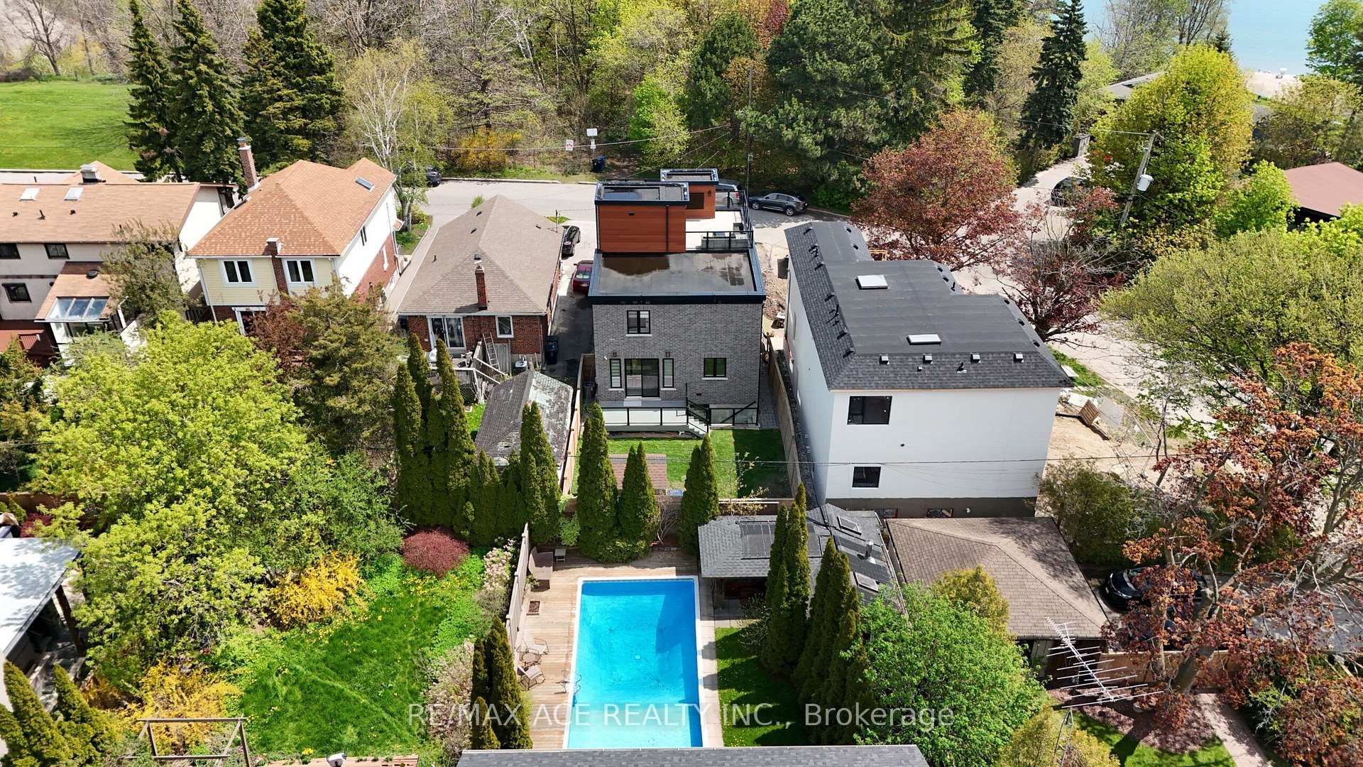 Photo 36 of 46 Sunnypoint Crescent, Scarborough, Cliffcrest — HOMEH