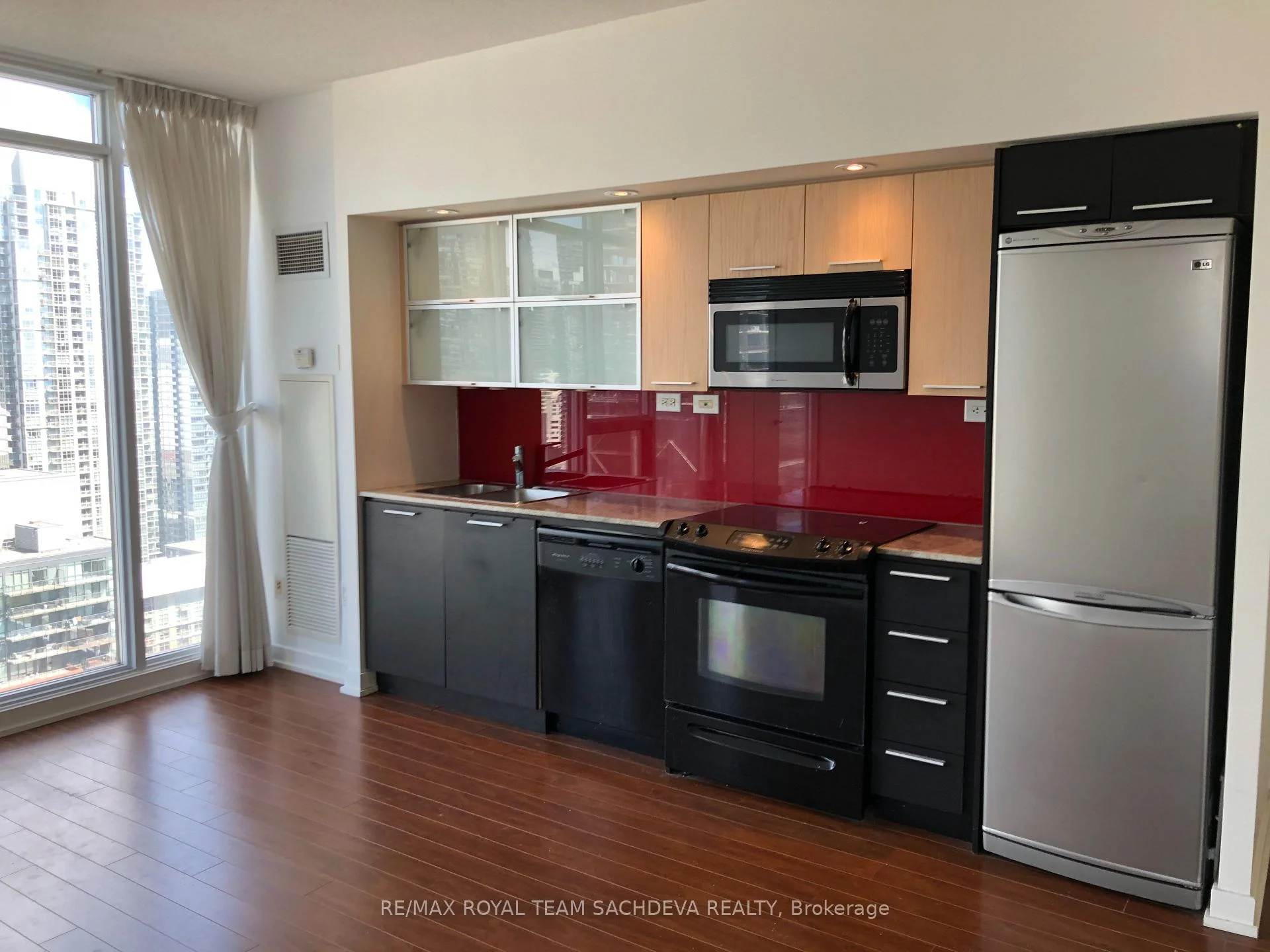 Photo 5 of Unit 3003, 25 Capreol Court, Toronto, Waterfront Communities — HOMEH