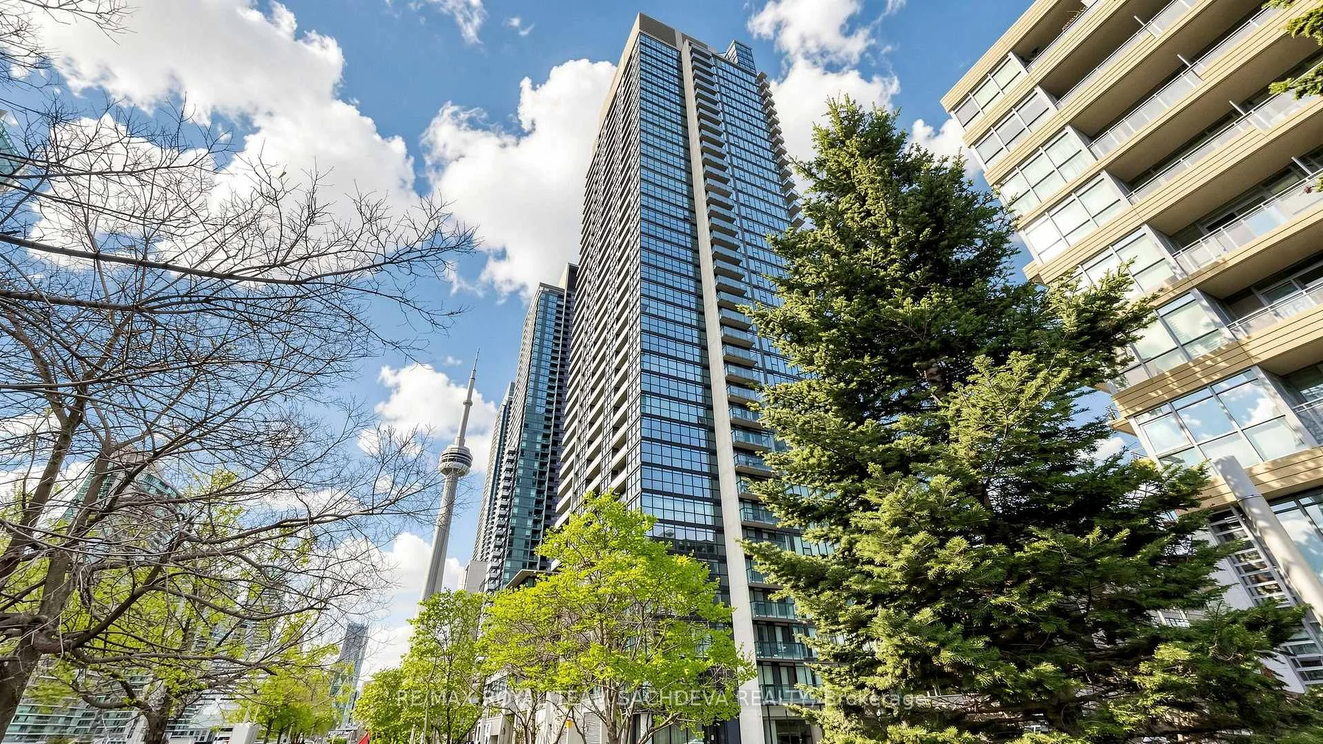 Photo 11 of Unit 3003, 25 Capreol Court, Toronto, Waterfront Communities — HOMEH