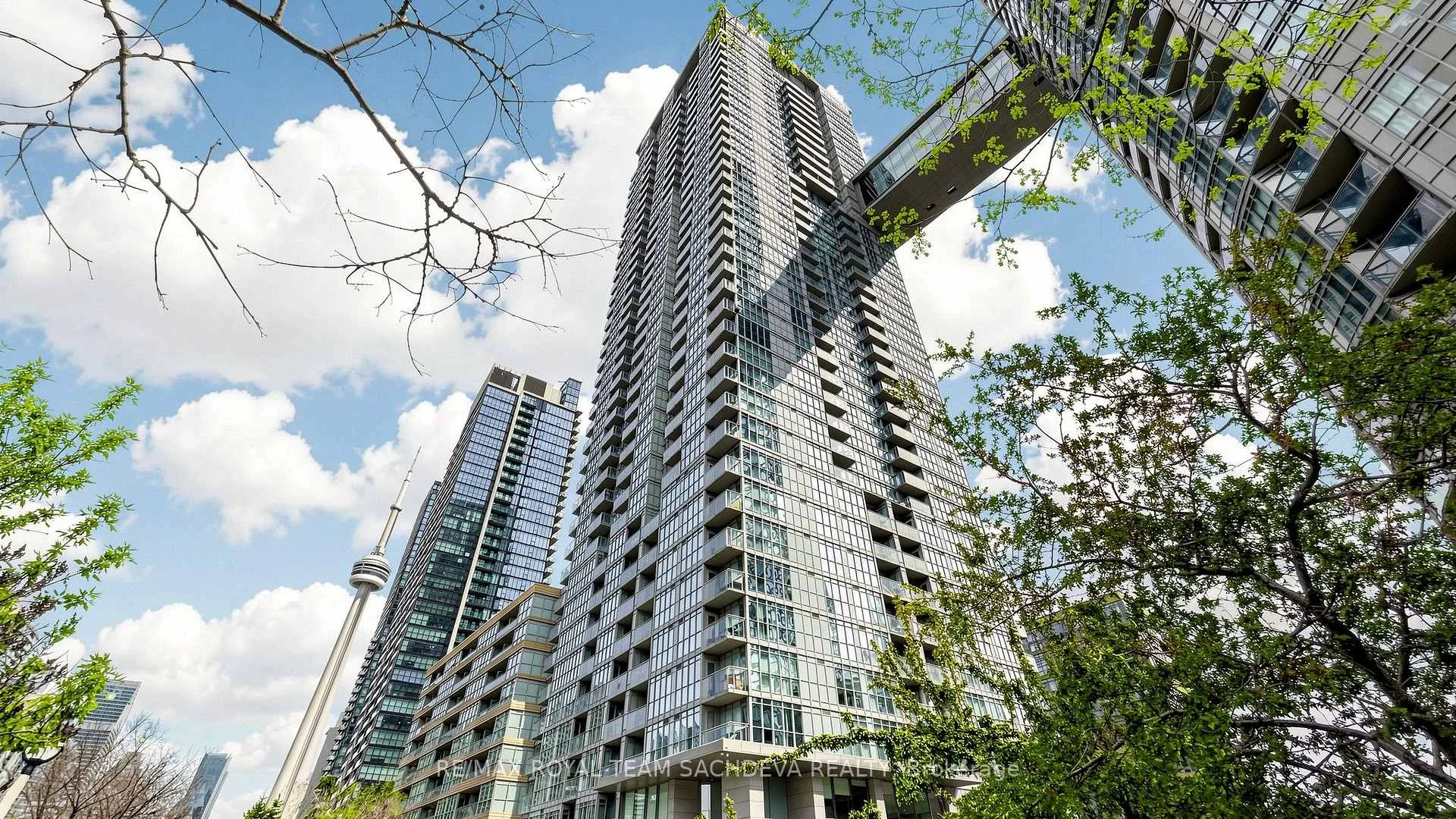 Photo 14 of Unit 3003, 25 Capreol Court, Toronto, Waterfront Communities — HOMEH