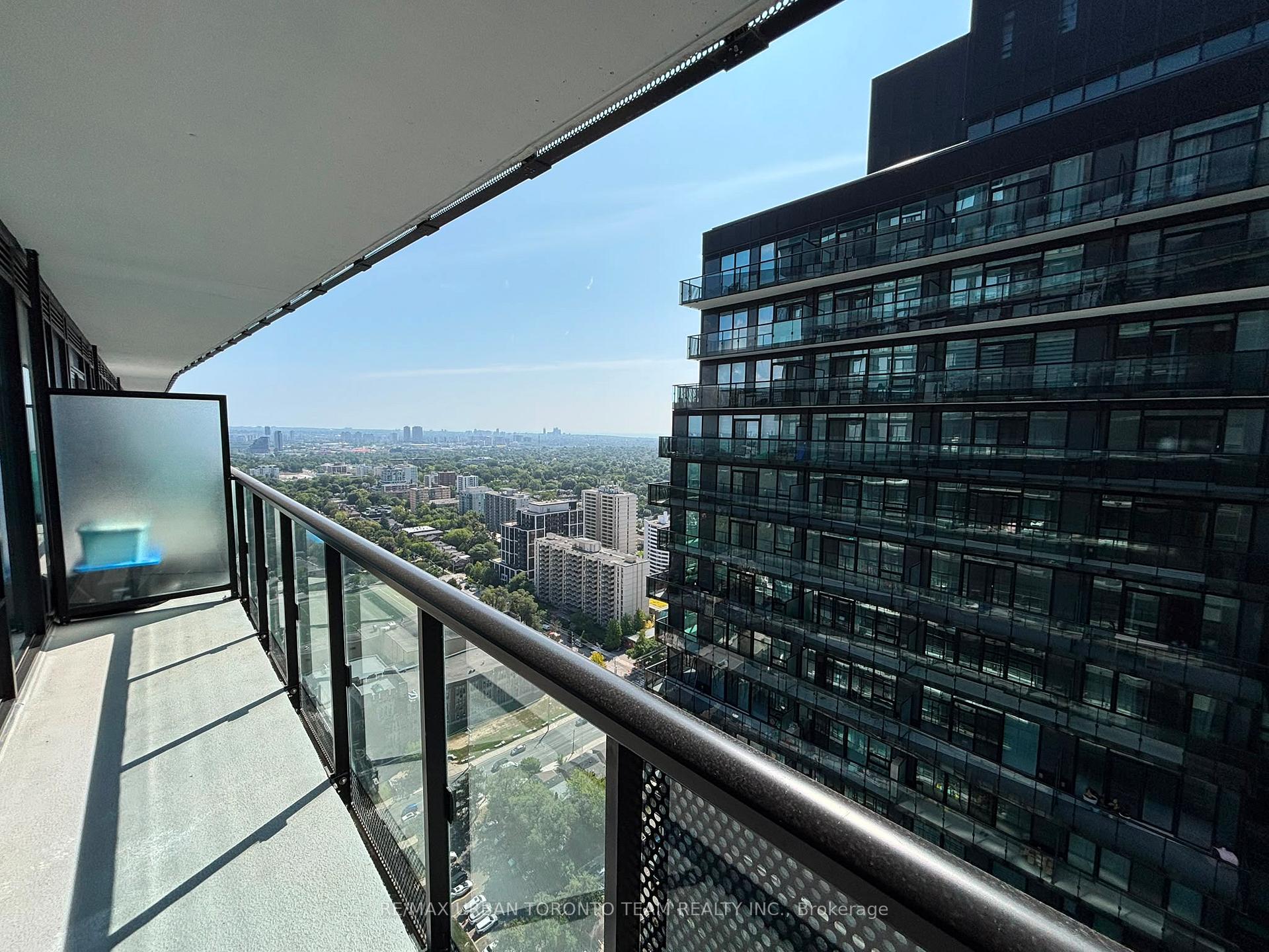 Photo 3 of Unit 3301, 117 Broadway Avenue, Toronto, Mount Pleasant West — HOMEH